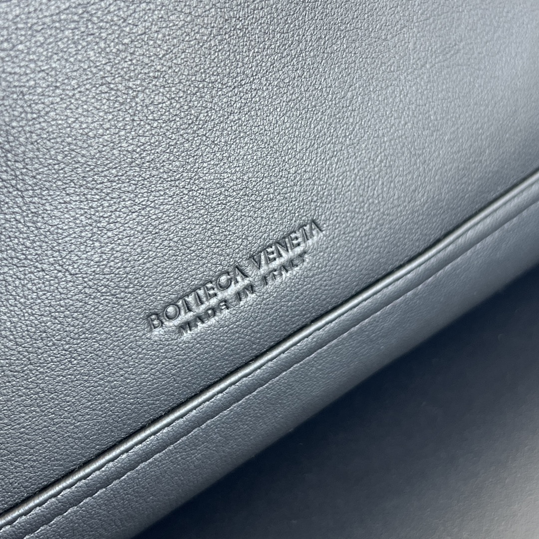 b0tt*ga Ven*ta shoulder bag-54x24x13cm