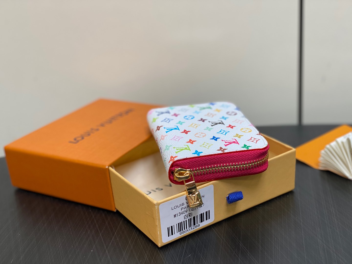 L0vis Vvtt0n Zippy Wallet-11 x 8.5 x 2CM