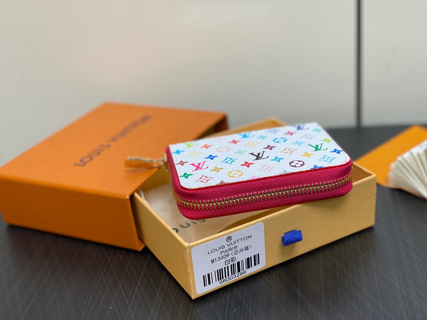 L0vis Vvtt0n Zippy Wallet-11 x 8.5 x 2CM