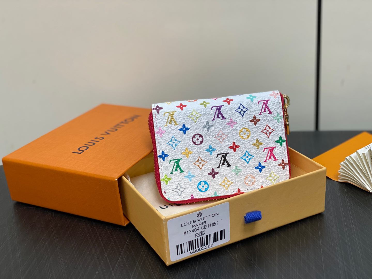 L0vis Vvtt0n Zippy Wallet-11 x 8.5 x 2CM