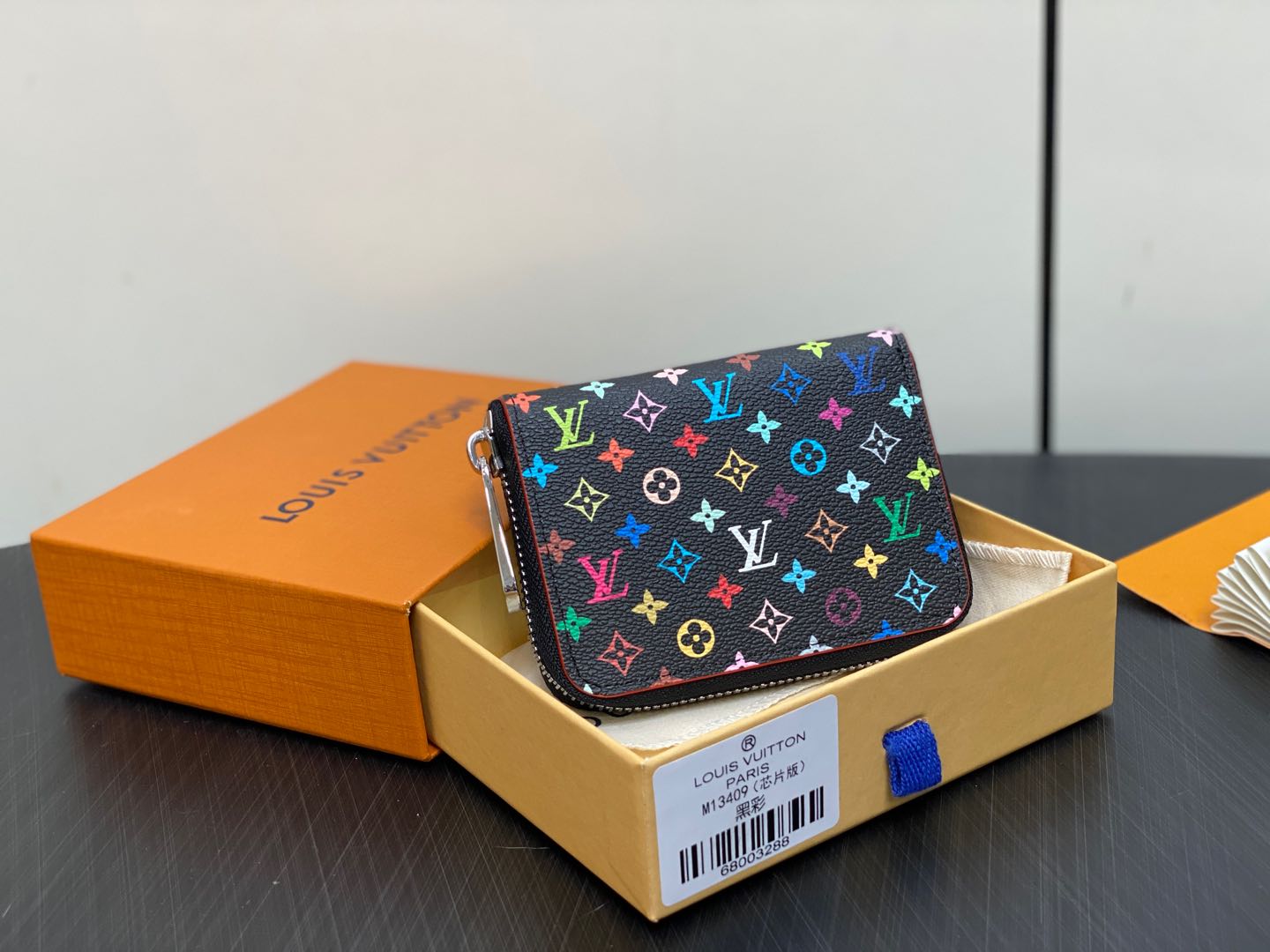 L0vis Vvtt0n Zippy Wallet-11 x 8.5 x 2CM