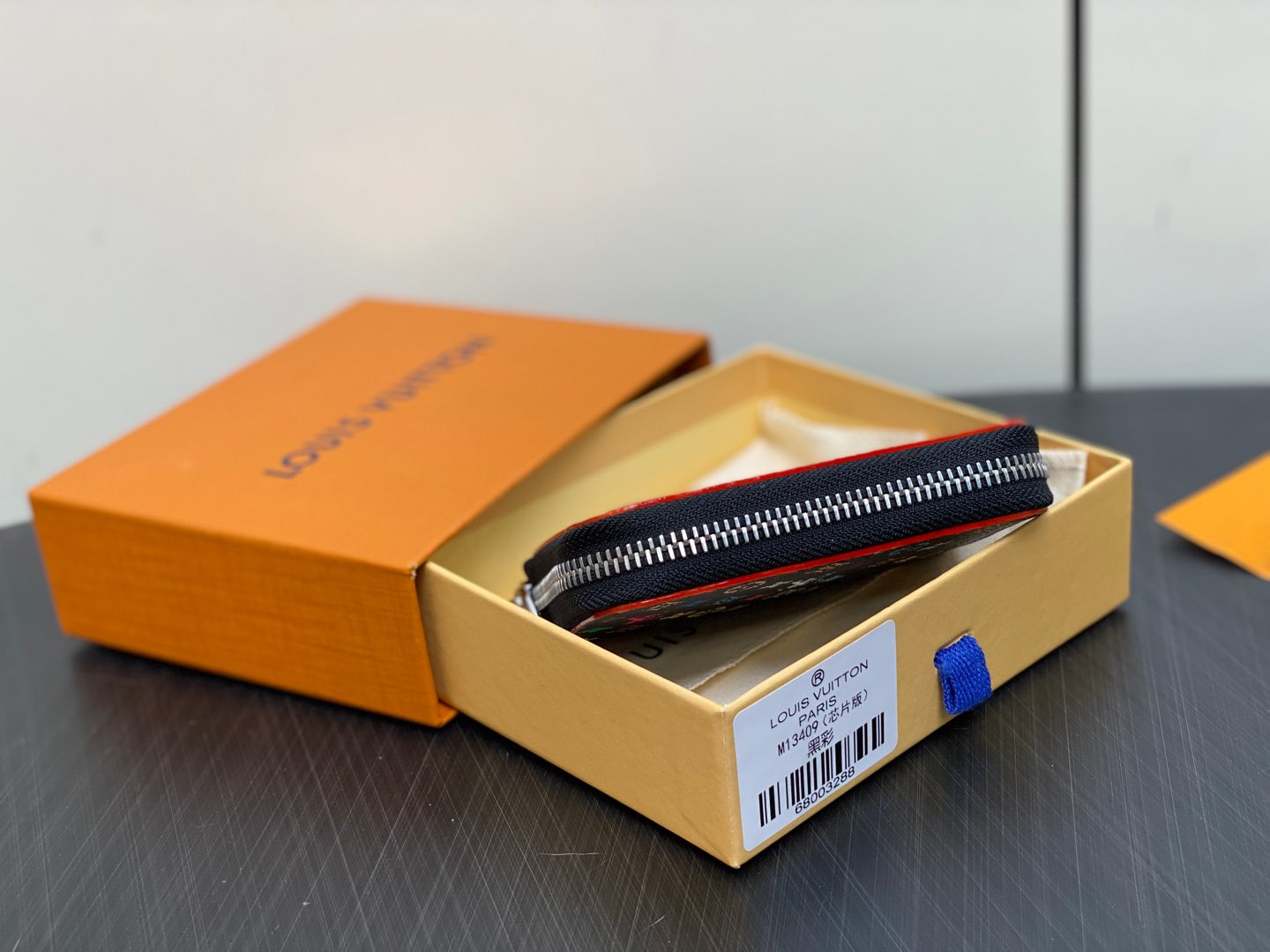 L0vis Vvtt0n Zippy Wallet-11 x 8.5 x 2CM