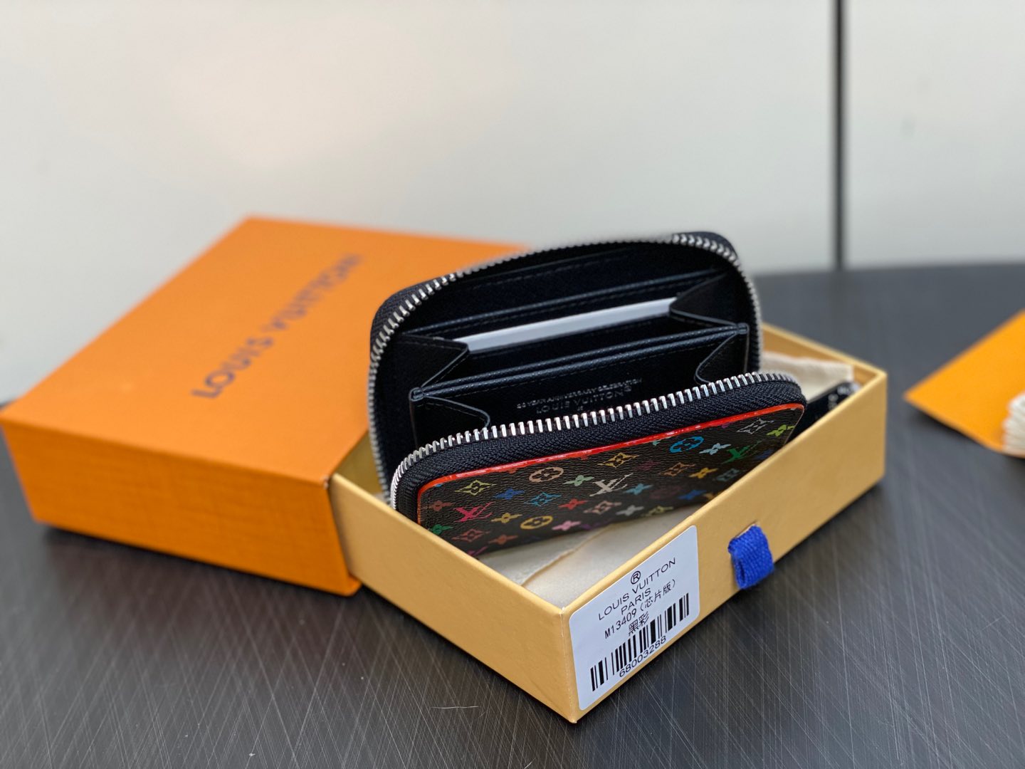L0vis Vvtt0n Zippy Wallet-11 x 8.5 x 2CM