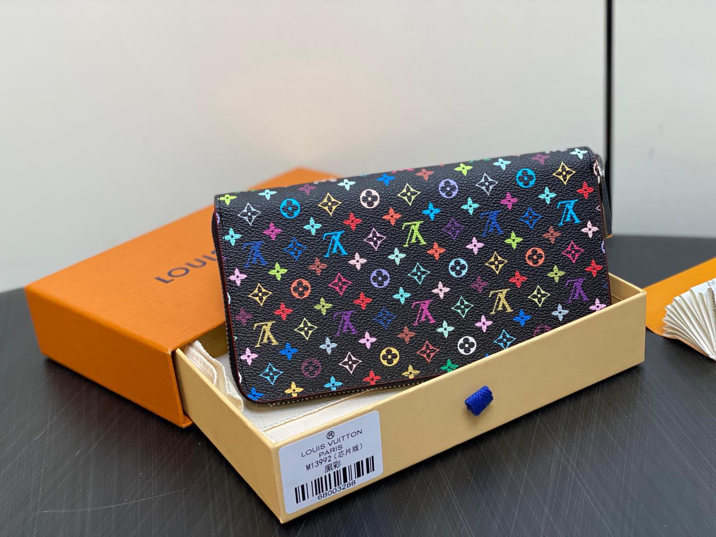 L0vis Vvtt0n Zippy Wallet-19.5× 10.5x 2.5CM