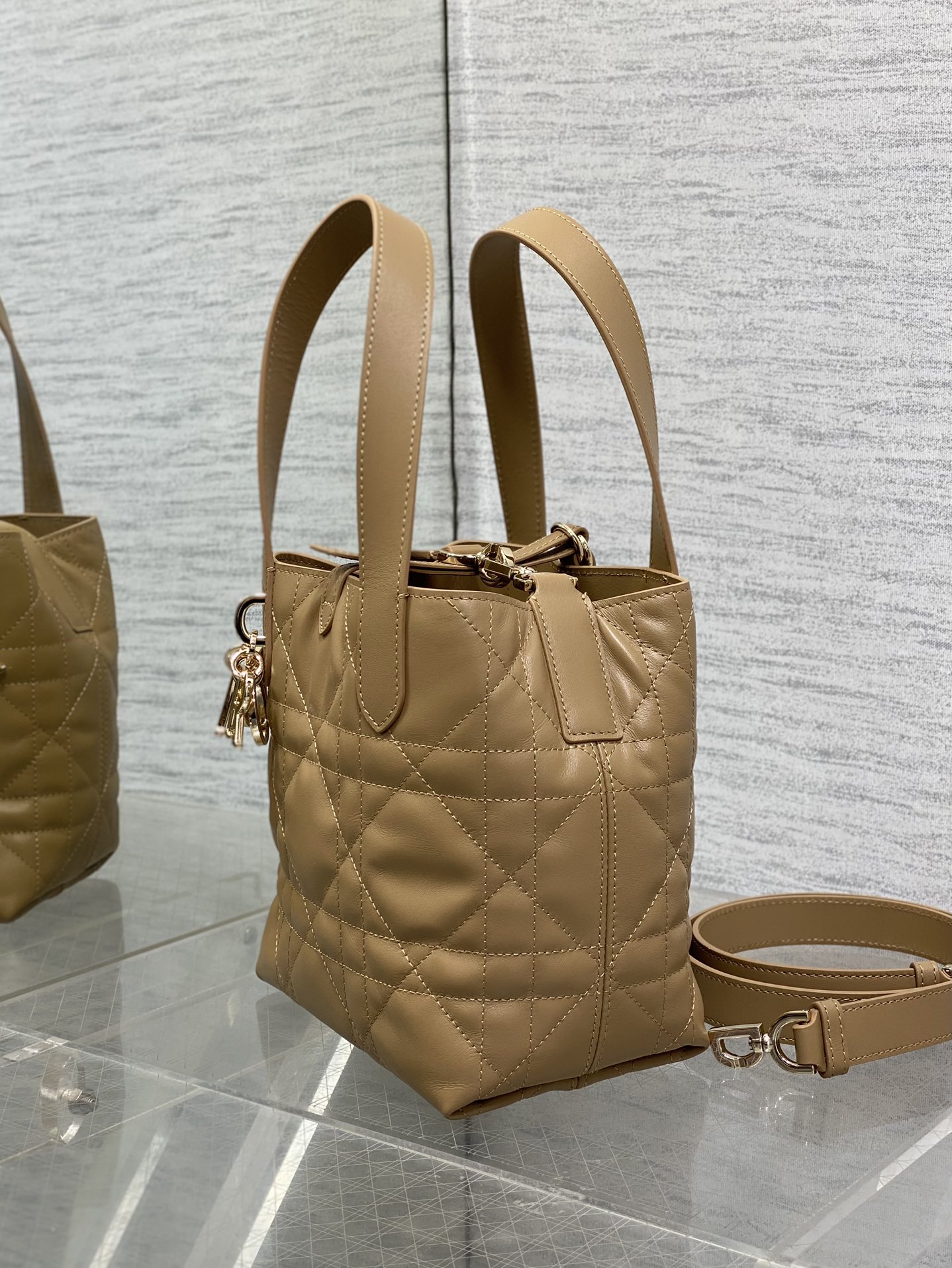 Diro Toujours Tote Bags-16*12*18CM