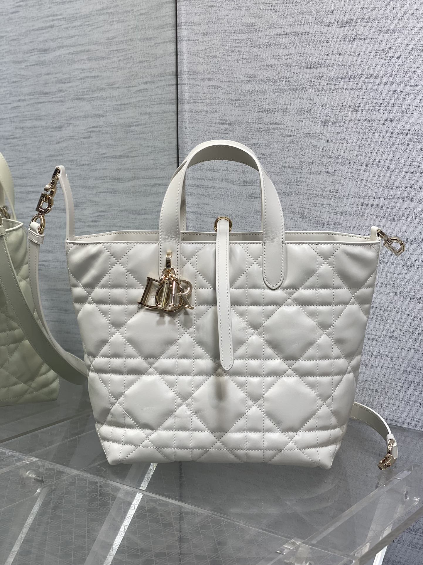 Diro Toujours Tote Bags-20*18.5*22CM