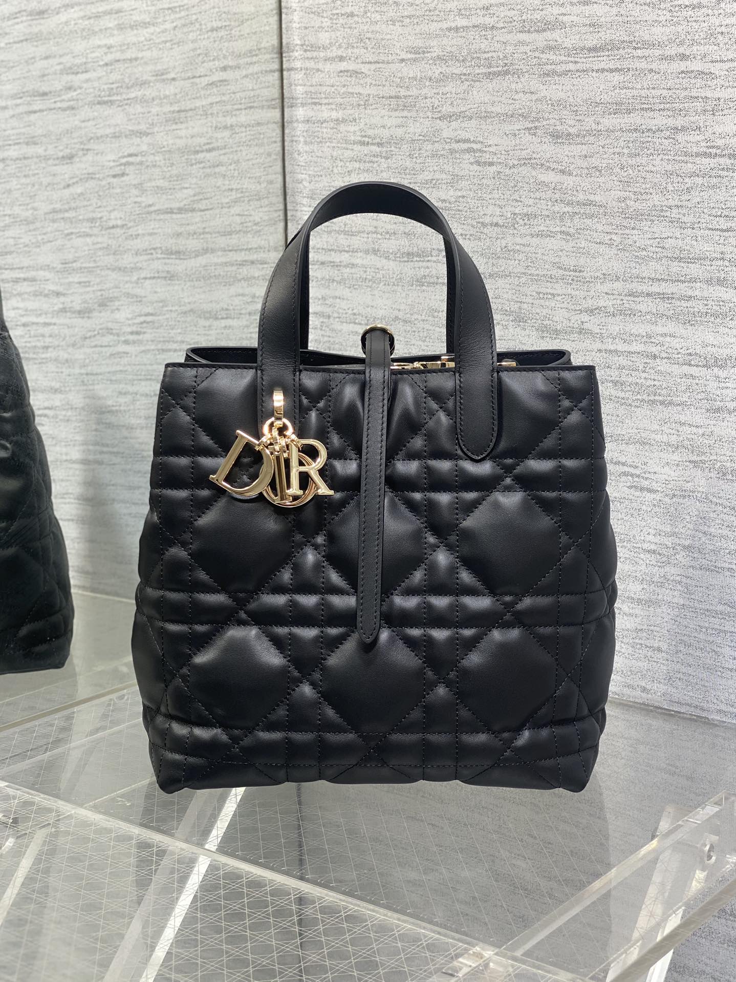 Diro Toujours Tote Bags-20*18.5*22CM