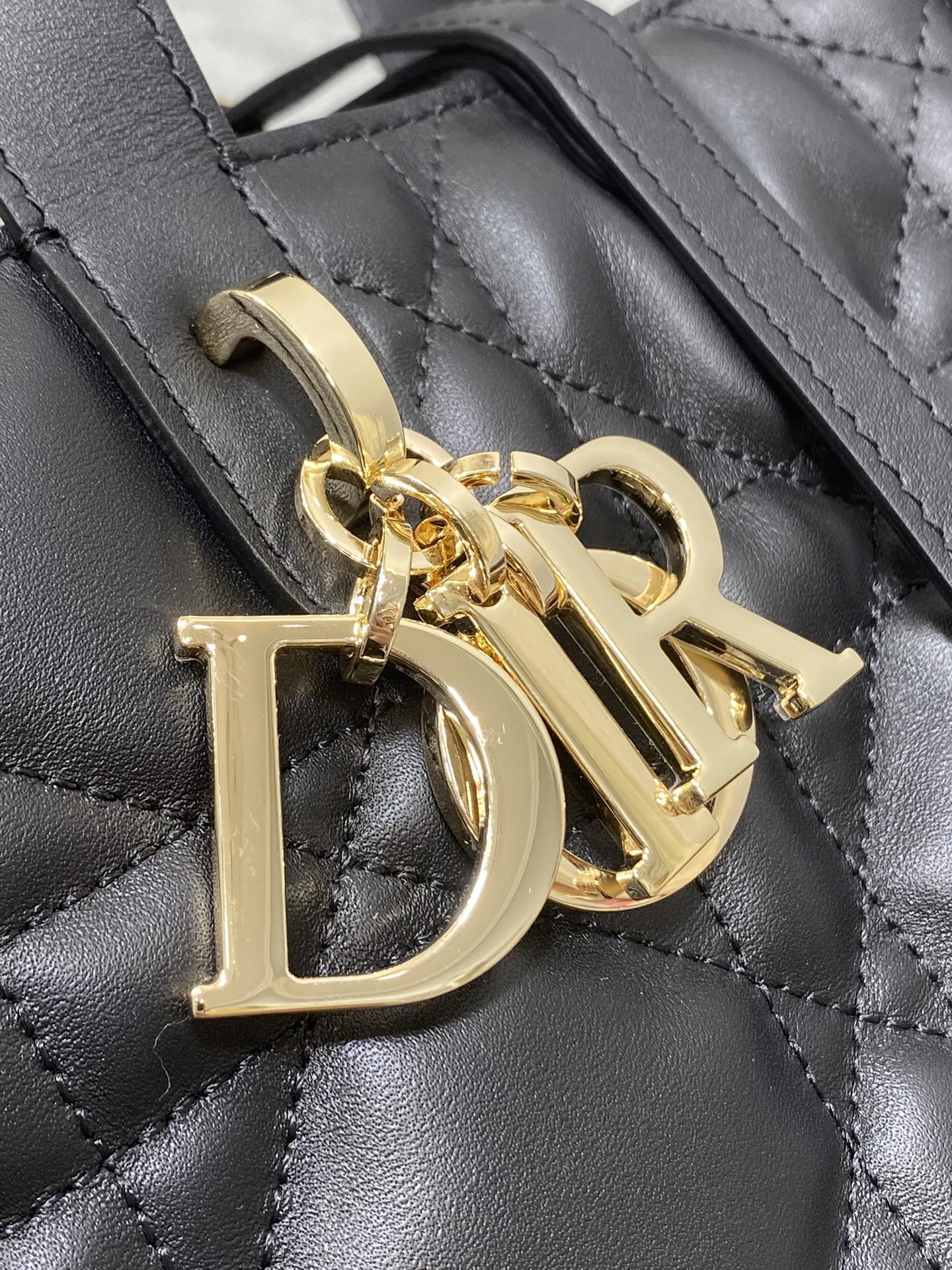 Diro Toujours Tote Bags-20*18.5*22CM