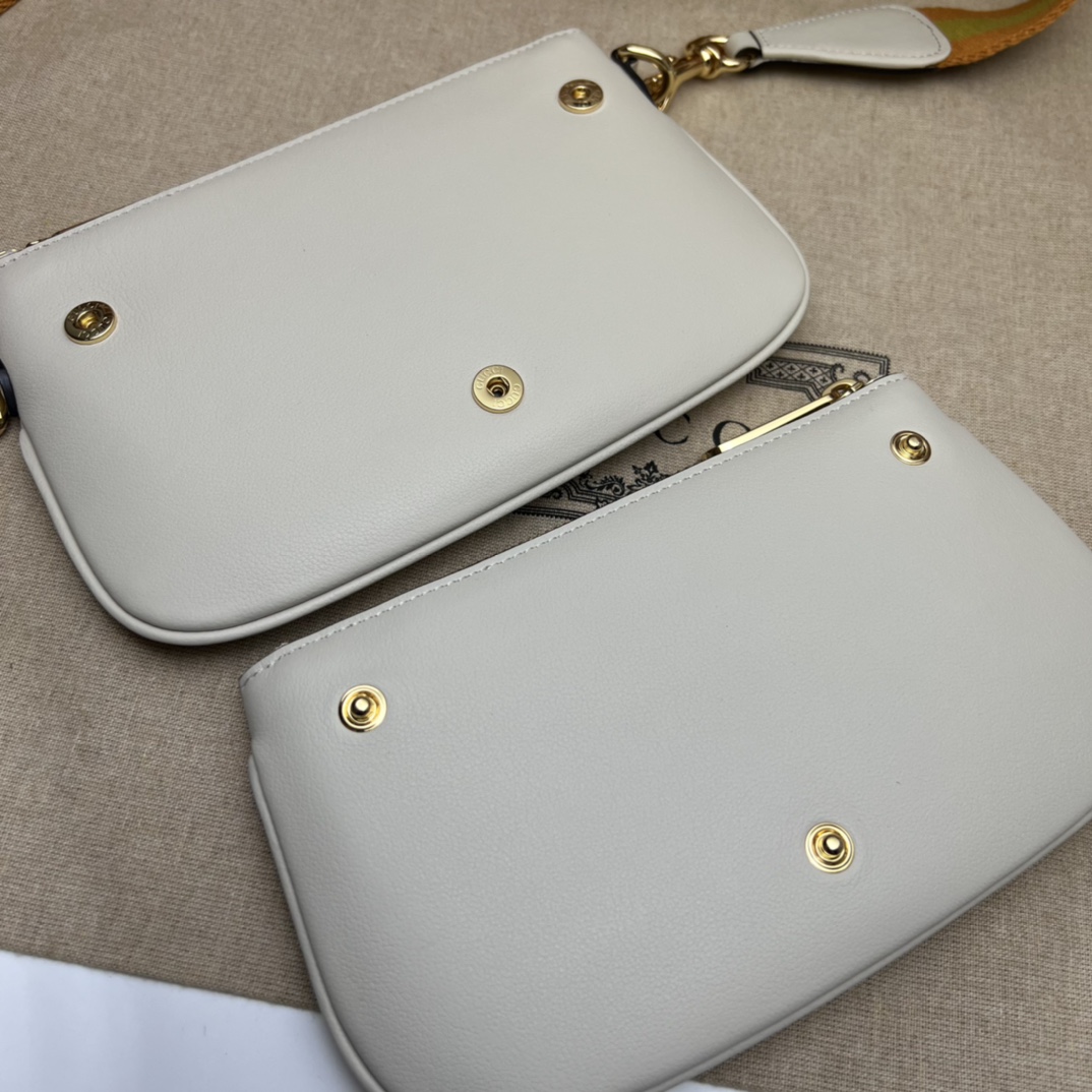 Gvc*1 Handbags-20*13*2.5CM