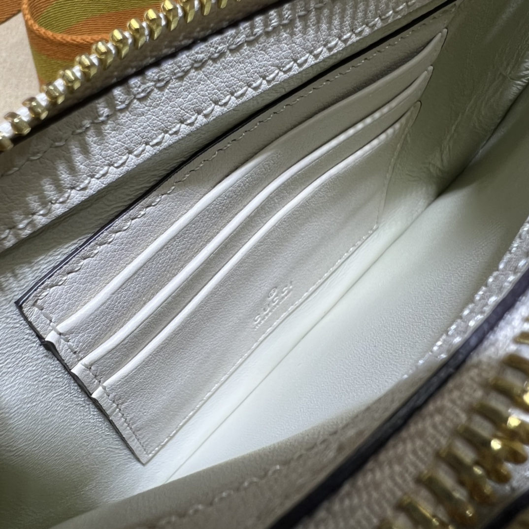 Gvc*1 Handbags-20*13*2.5CM