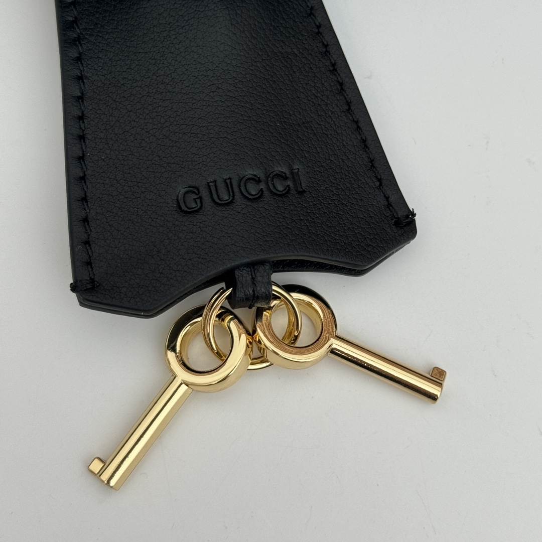 Gvc*1 Padlock Small Shoulder Bag-23.5*15*6CM