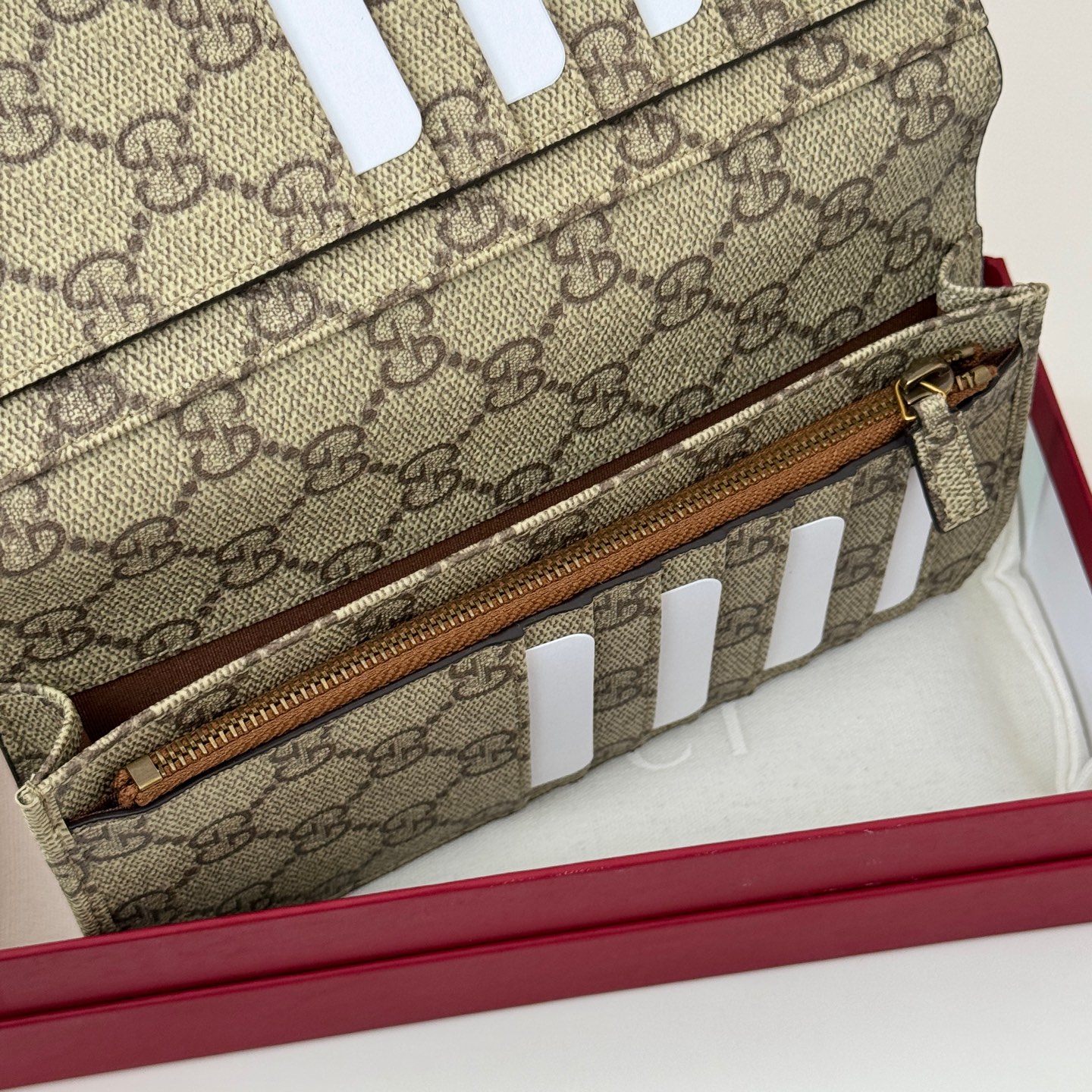 Gvc*1 GG Emblem Wallet-10*19*2CM