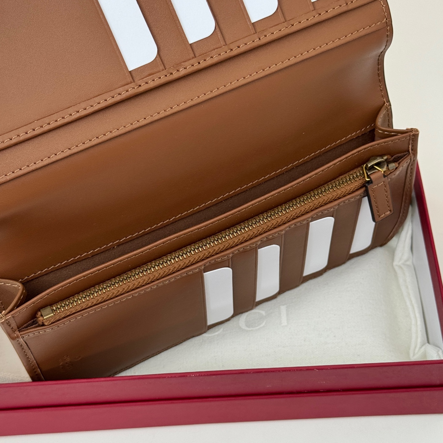 Gvc*1 GG Emblem Wallet-10*19*2CM