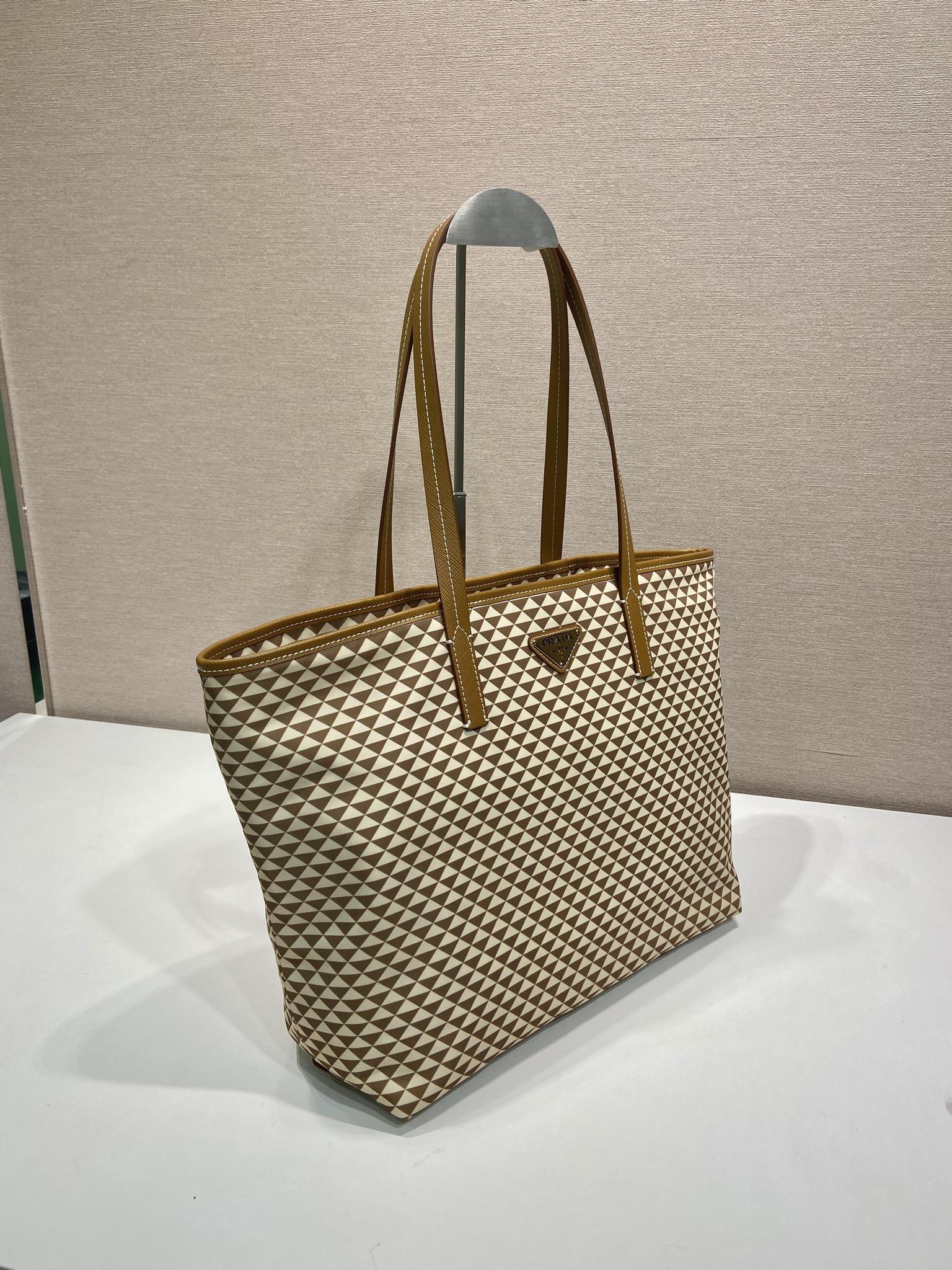 Pra*a Tessuto Triangulum Tote-1BD552-33*29*14CM