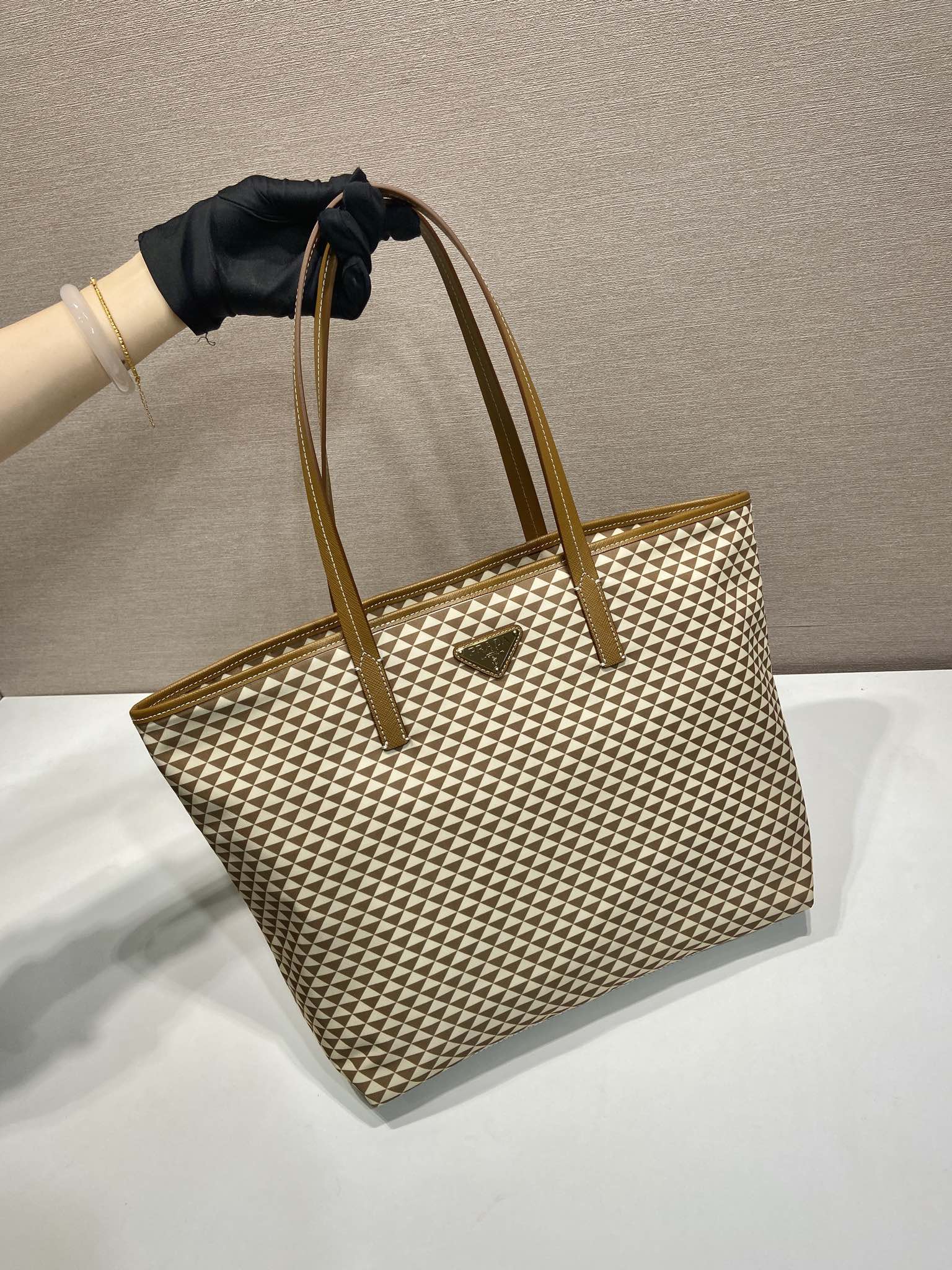 Pra*a Tessuto Triangulum Tote-1BD552-33*29*14CM