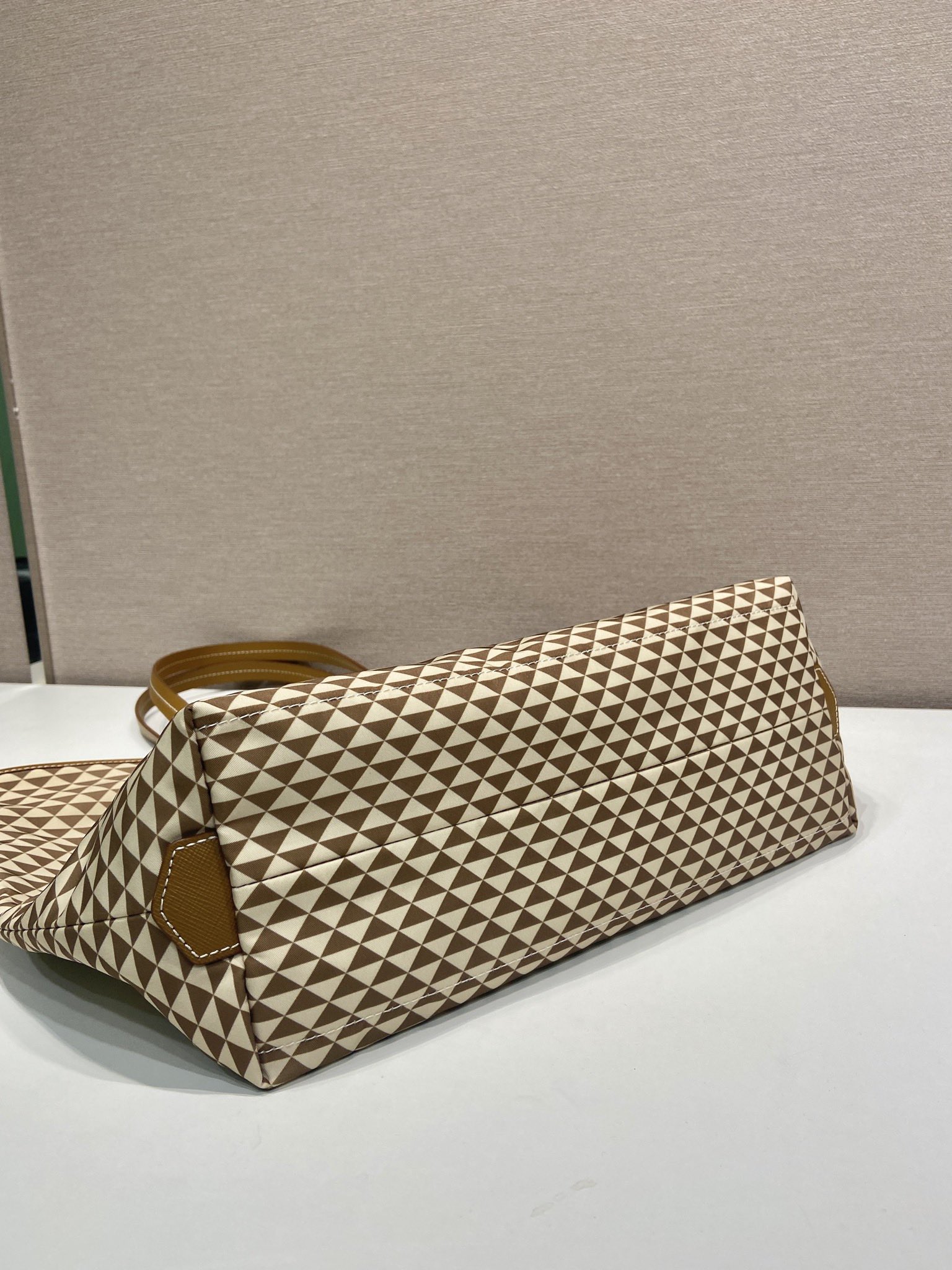 Pra*a Tessuto Triangulum Tote-1BD552-33*29*14CM