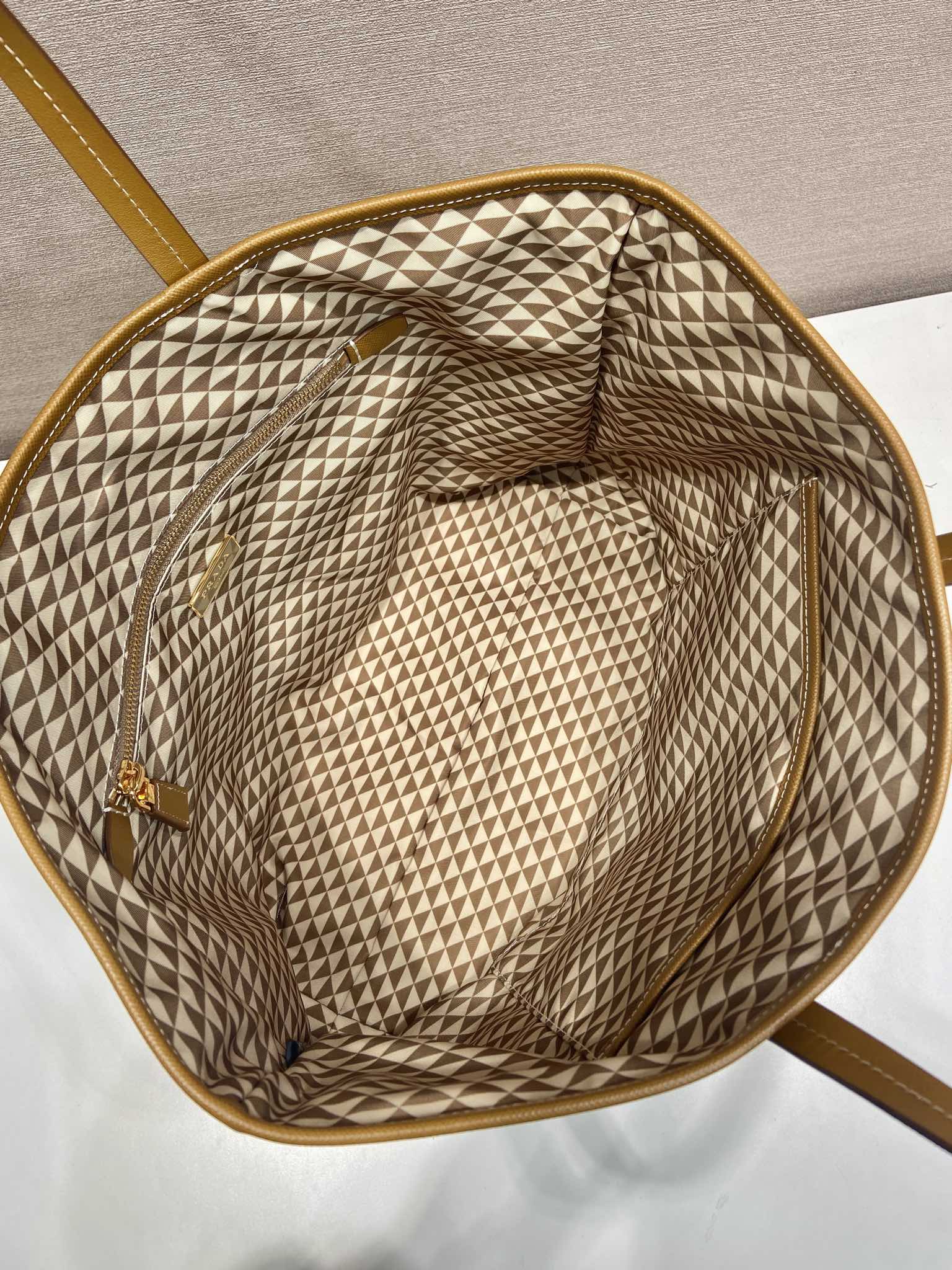 Pra*a Tessuto Triangulum Tote-1BD552-33*29*14CM