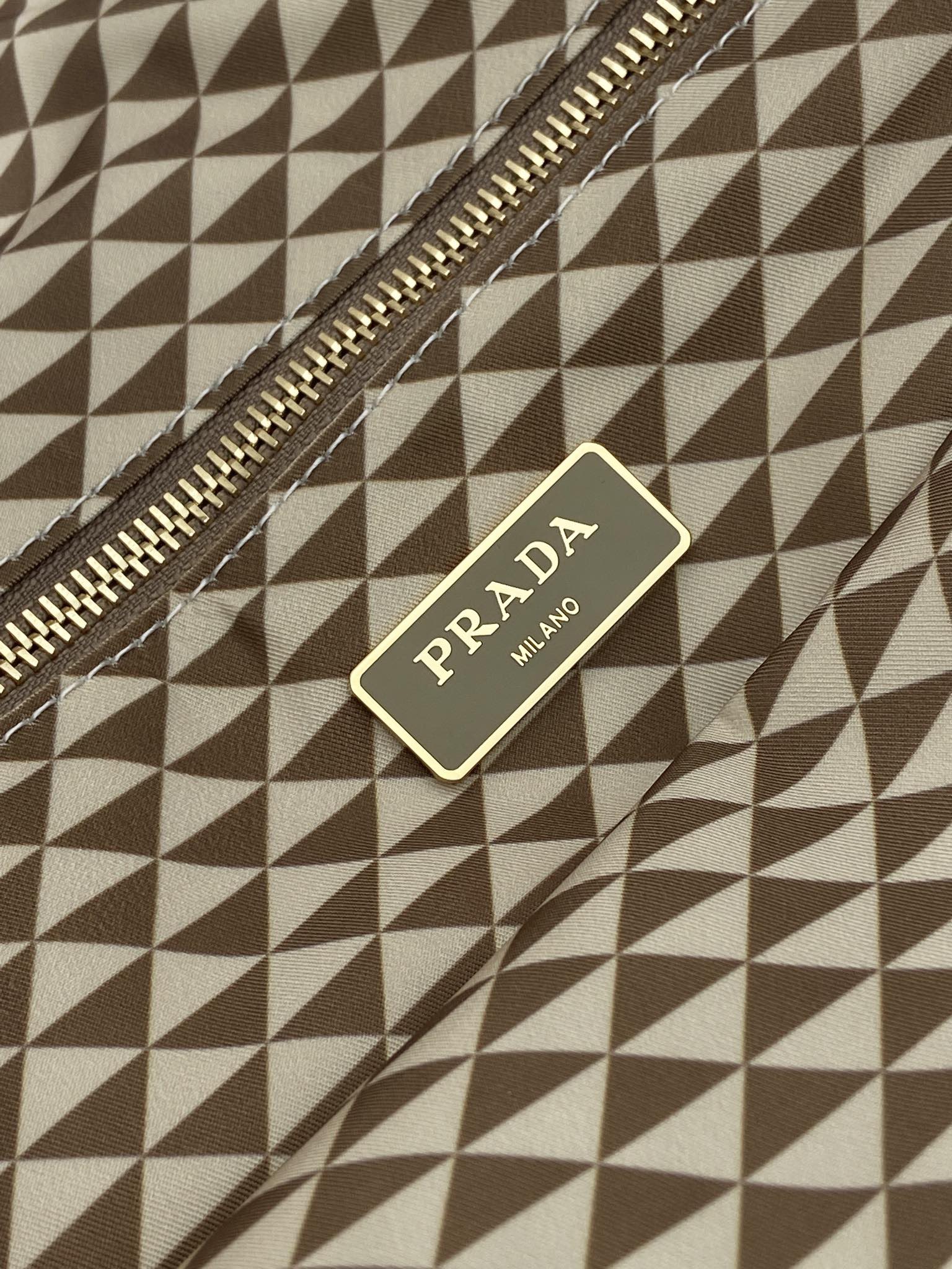 Pra*a Tessuto Triangulum Tote-1BD552-33*29*14CM