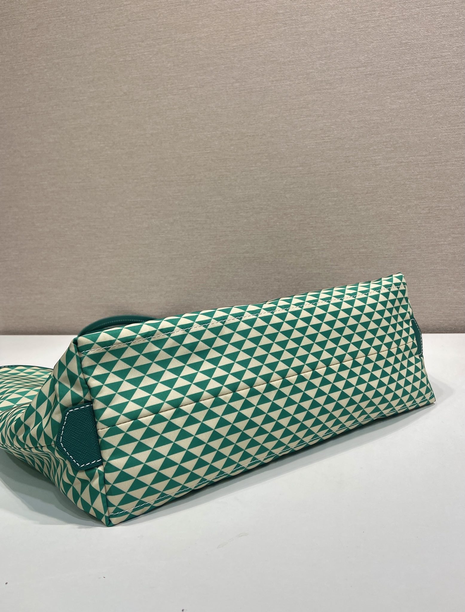 Pra*a Tessuto Triangulum Tote-1BD552-33*29*14CM