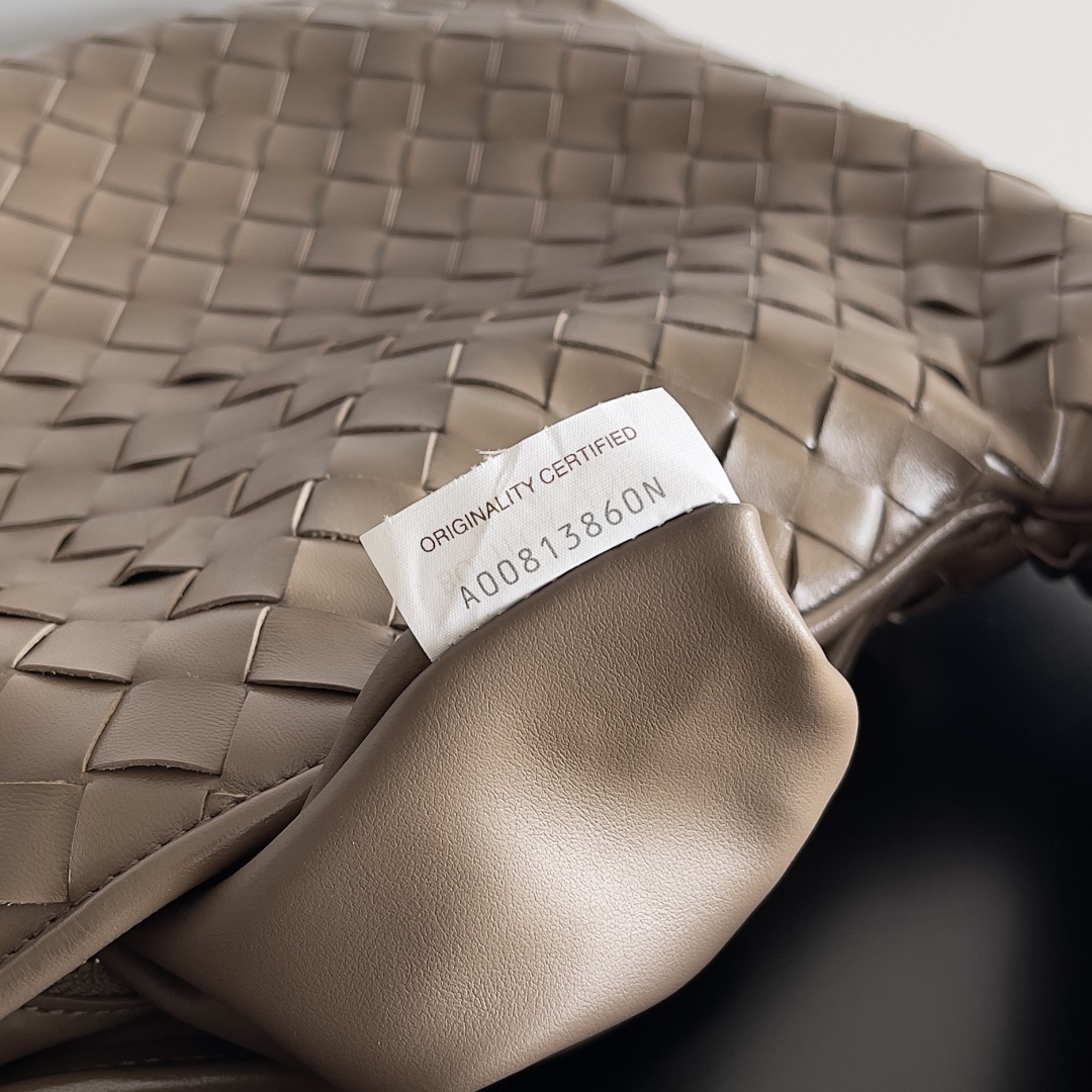 b0tt*ga Ven*ta hop bag-41*20*8cm