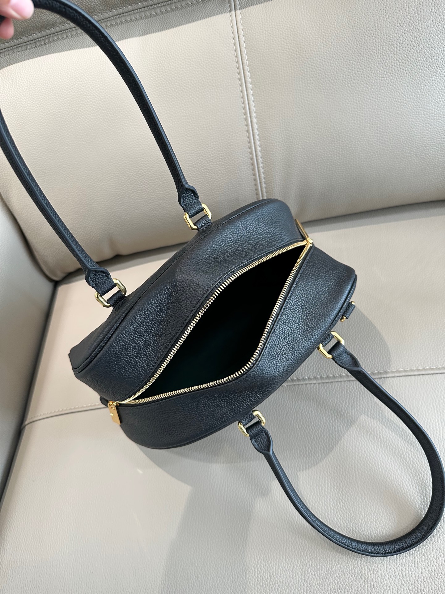 Bv*b*rry black small shield twin bowling bag-32*12.5*19.5cm