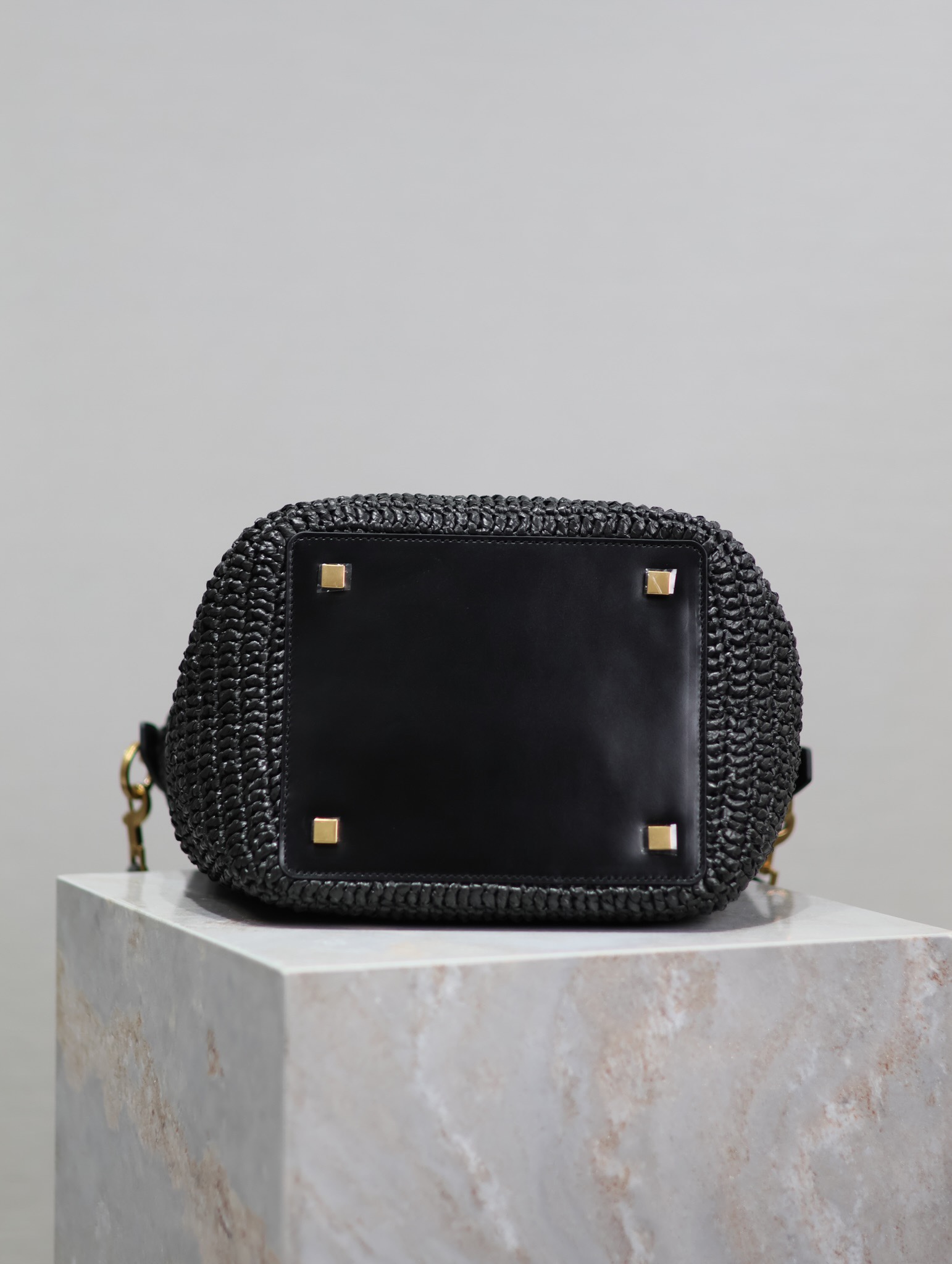 Y51 LE37 Bucket-20×25×16CM