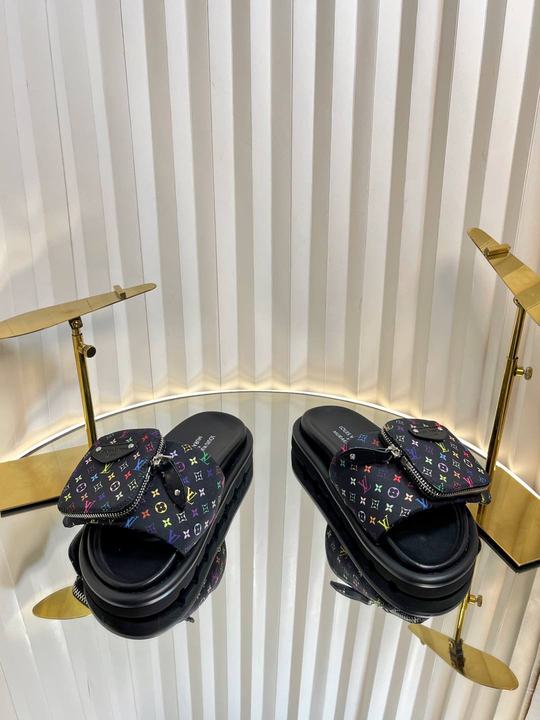 L0vis Vvtt0n Sandals
