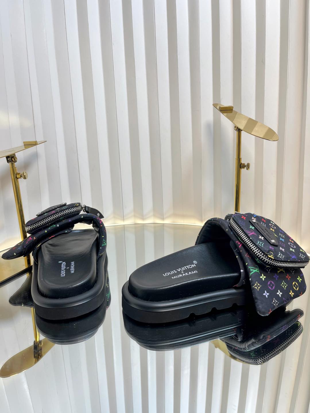 L0vis Vvtt0n Sandals