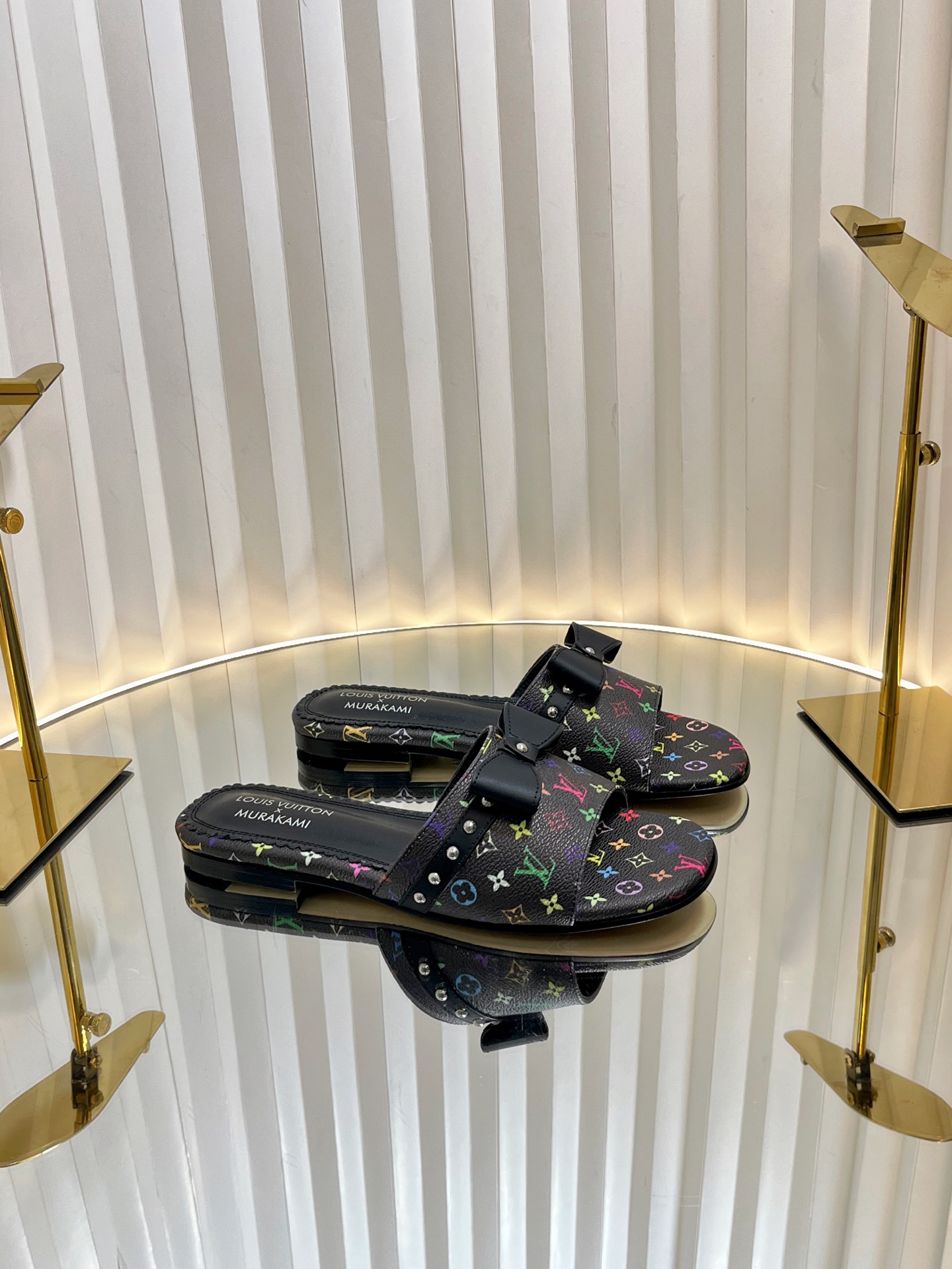 L0vis Vvtt0n Sandals