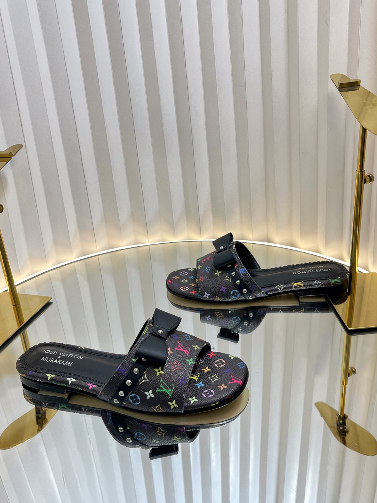 L0vis Vvtt0n Sandals