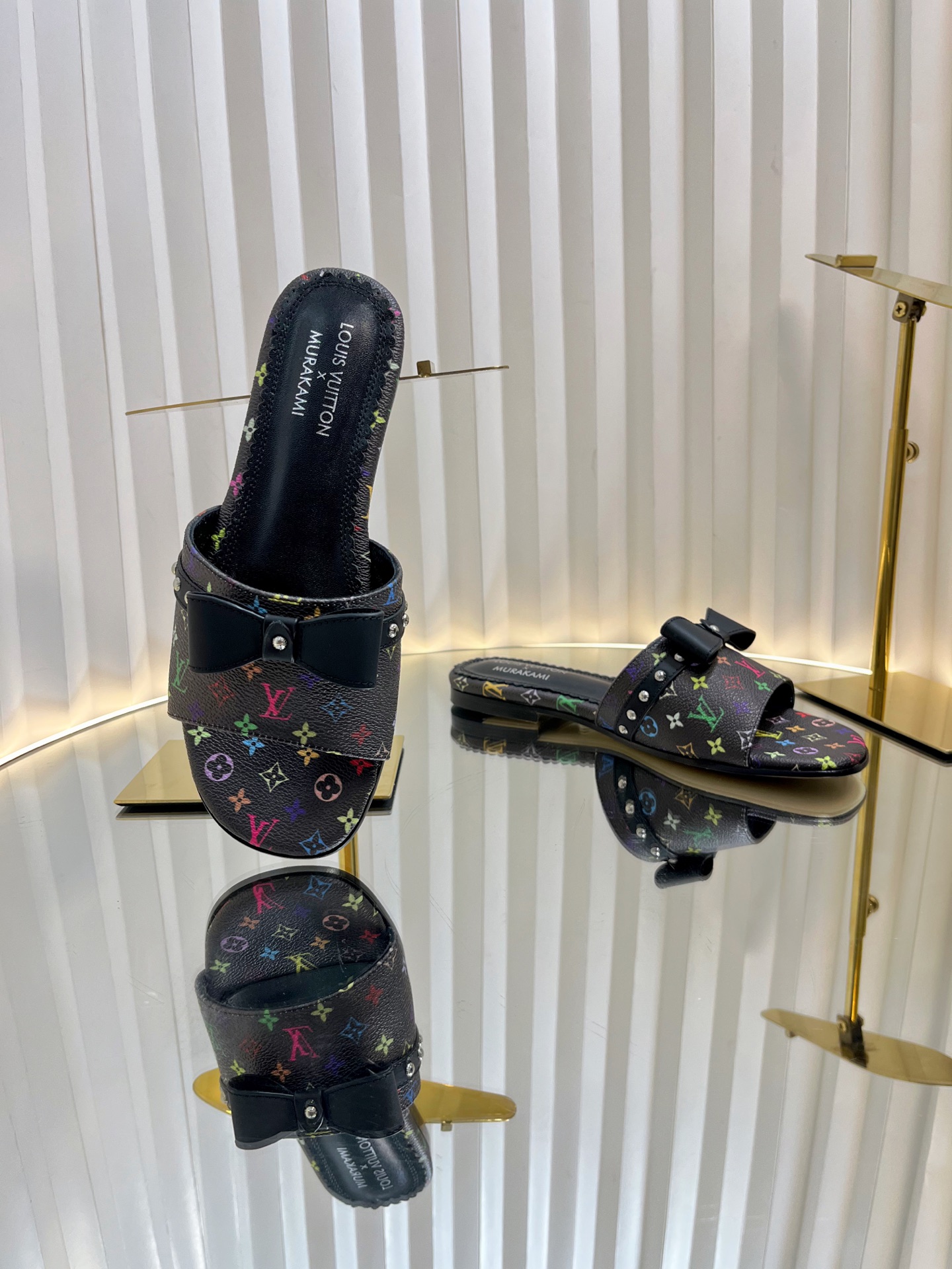 L0vis Vvtt0n Sandals