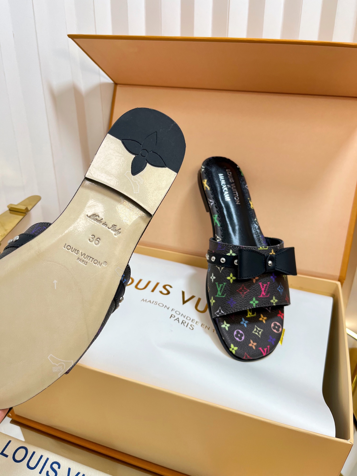 L0vis Vvtt0n Sandals
