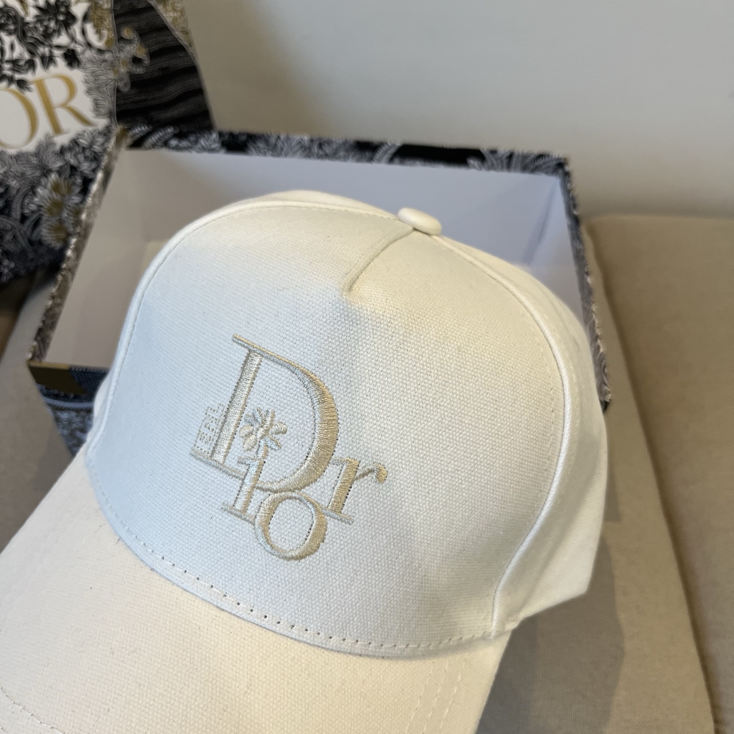 D*or Hats