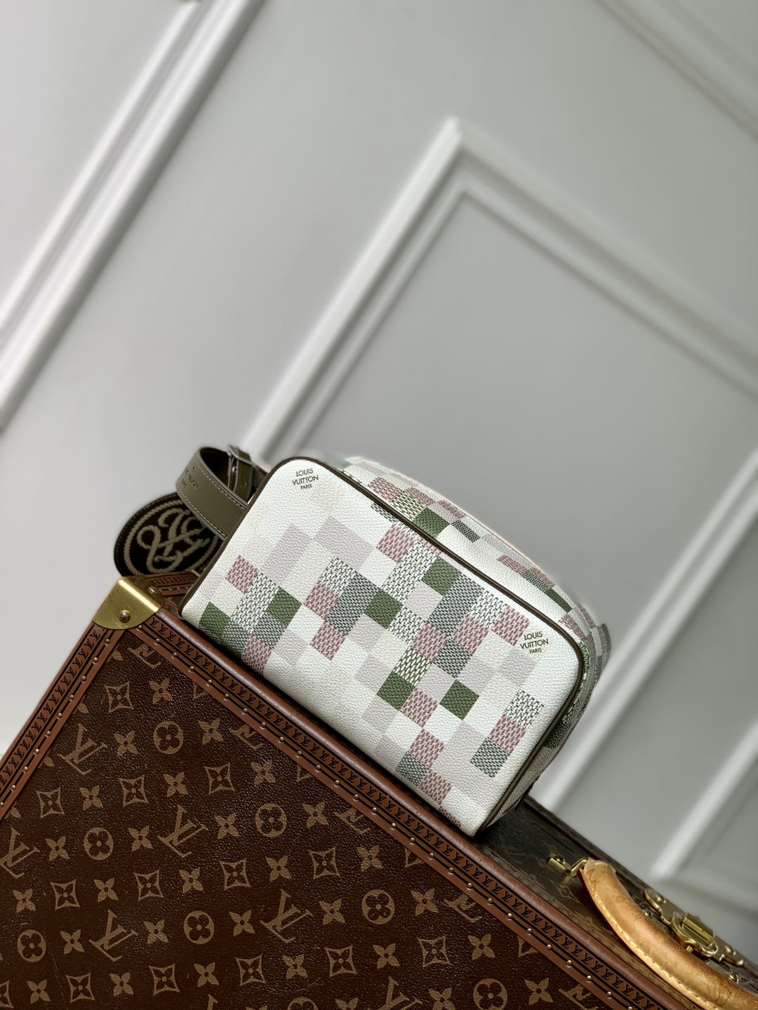 L0vis Vvtt0n Locker Dopp Kit Pouch -23 x 13 x 12CM