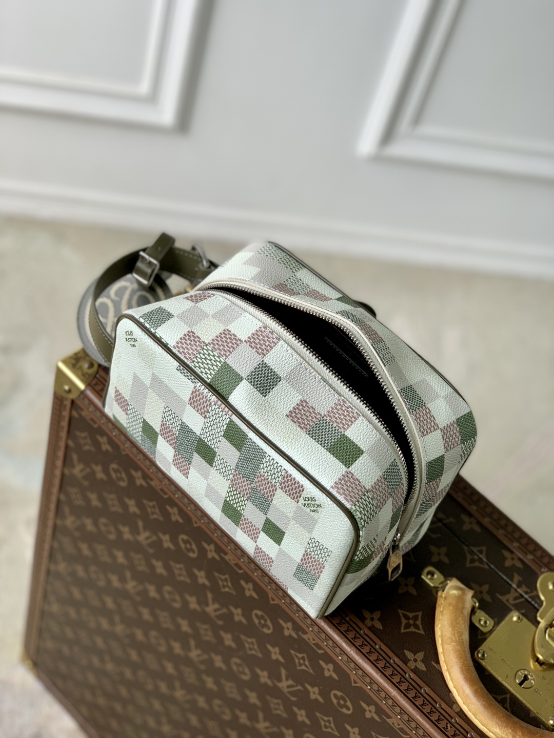 L0vis Vvtt0n Locker Dopp Kit Pouch -23 x 13 x 12CM