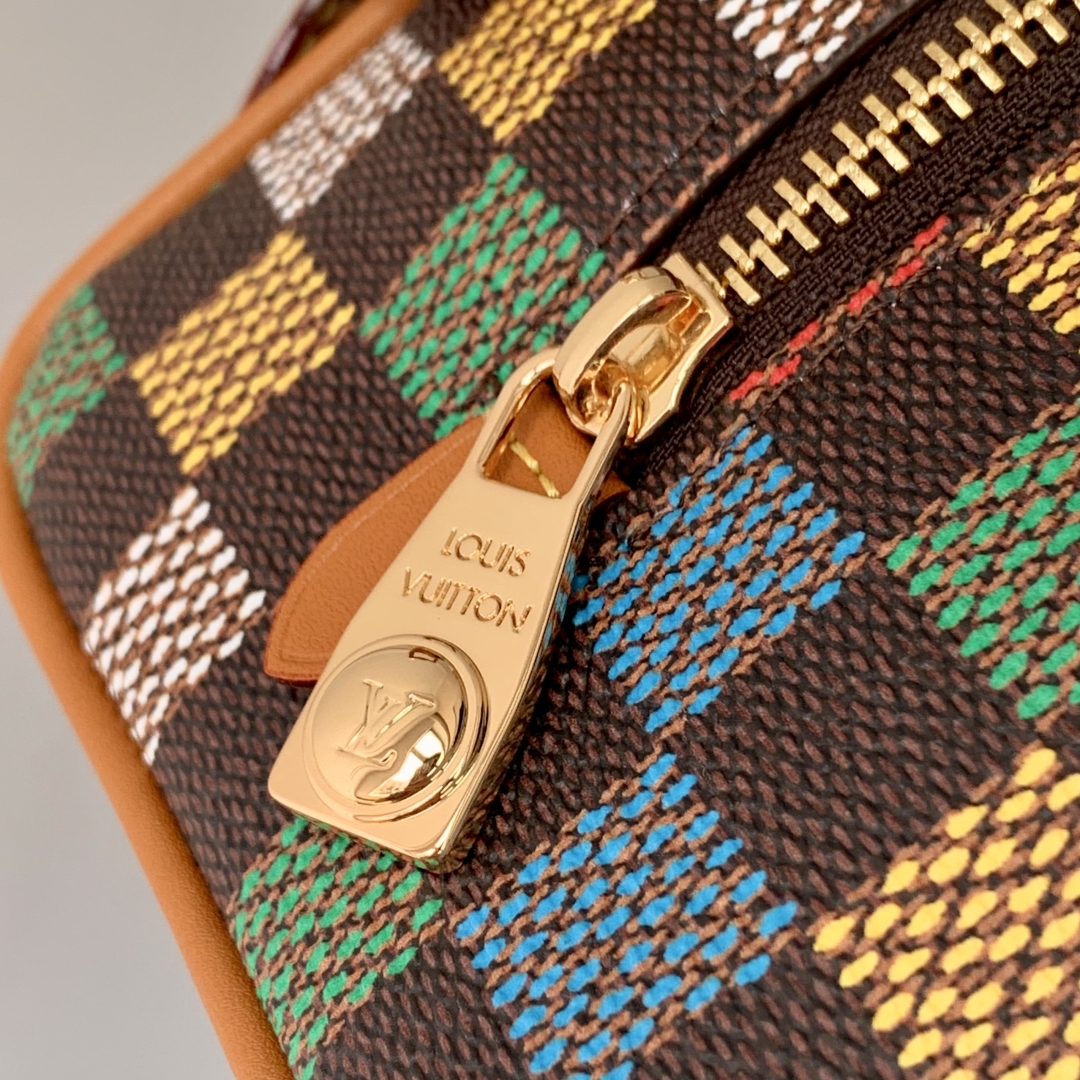 L0vis Vvtt0n Locker Dopp Kit Pouch -23 x 13 x 12CM