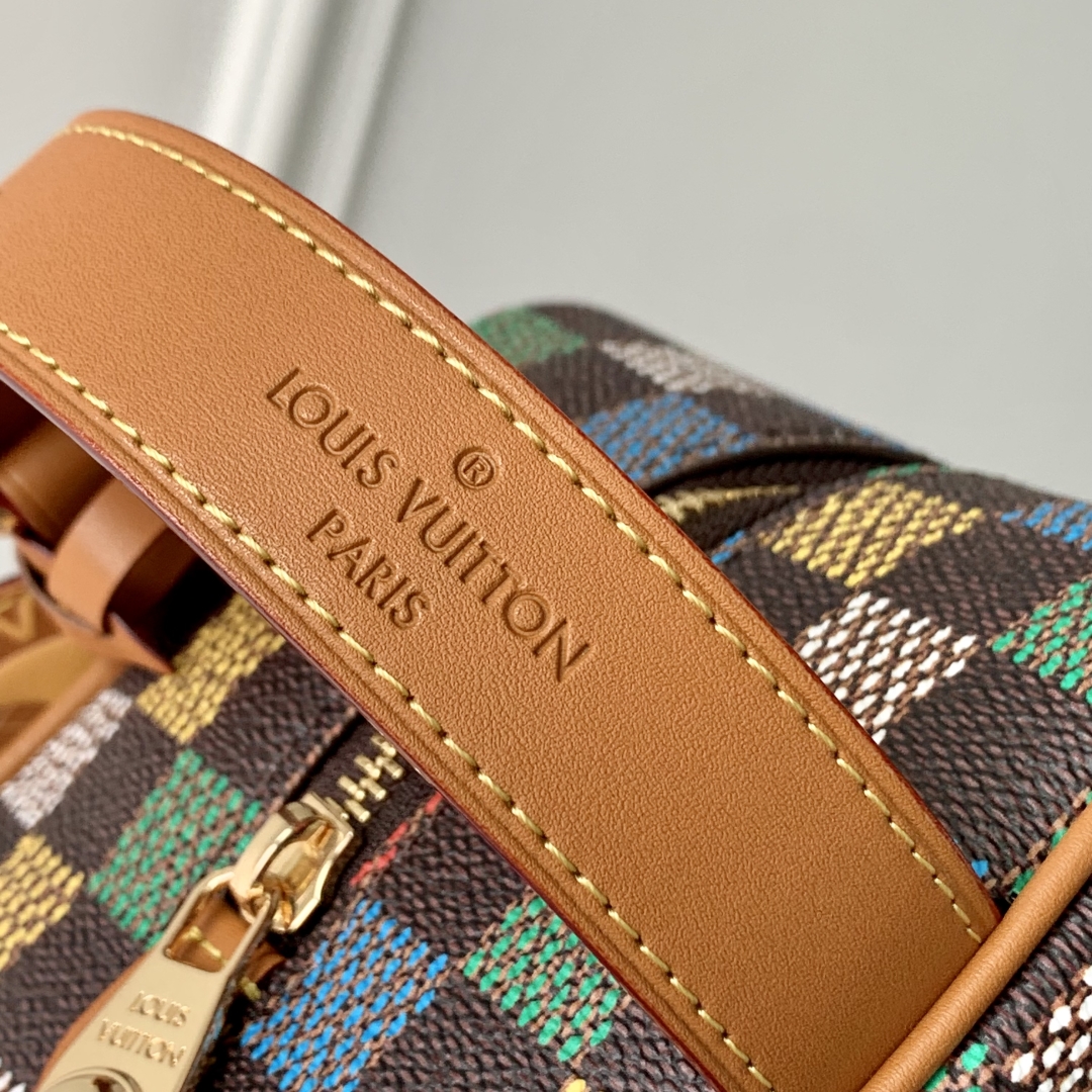 L0vis Vvtt0n Locker Dopp Kit Pouch -23 x 13 x 12CM
