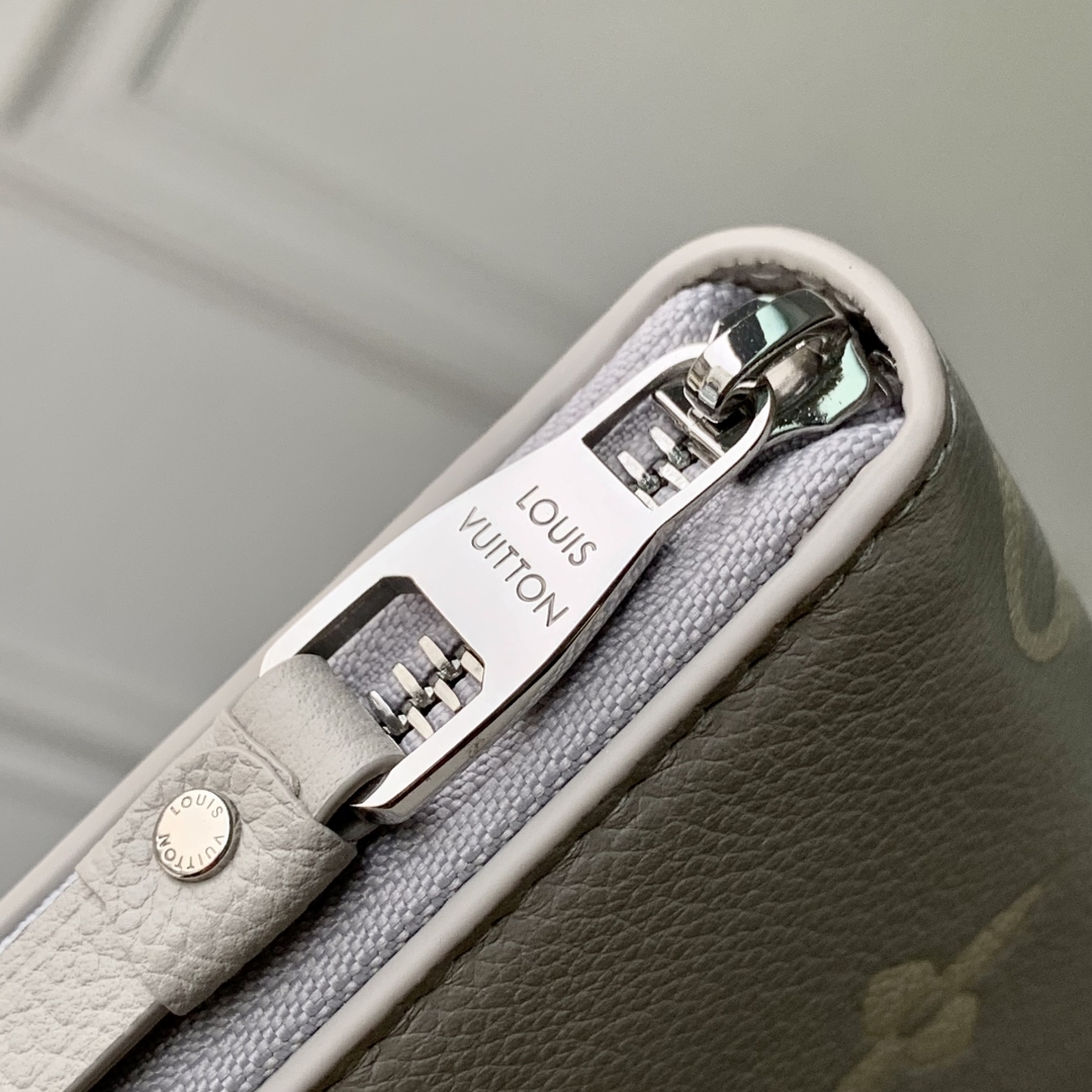 L0vis Vvtt0n Zippy Wallet-19.5× 10.5x 2.5CM