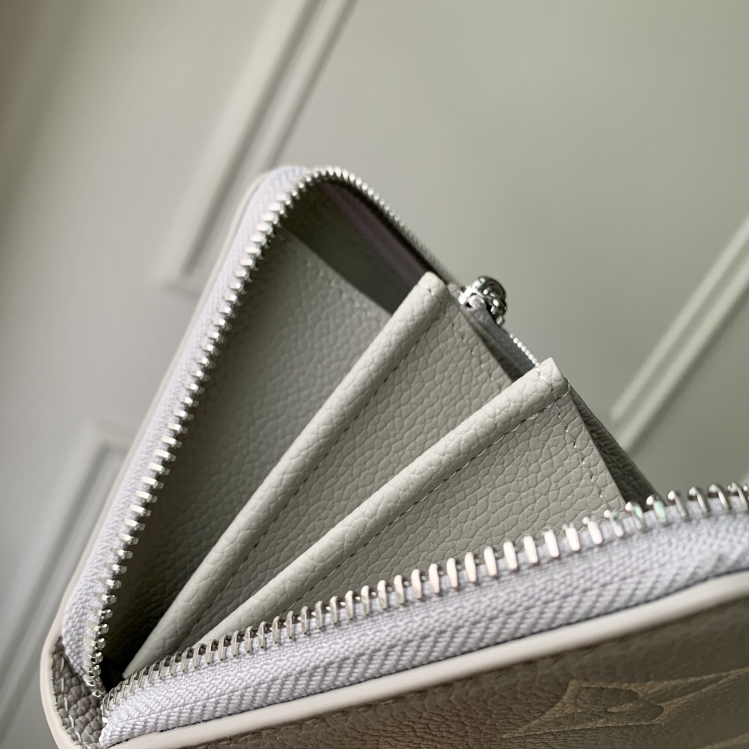 L0vis Vvtt0n Zippy Wallet-19.5× 10.5x 2.5CM