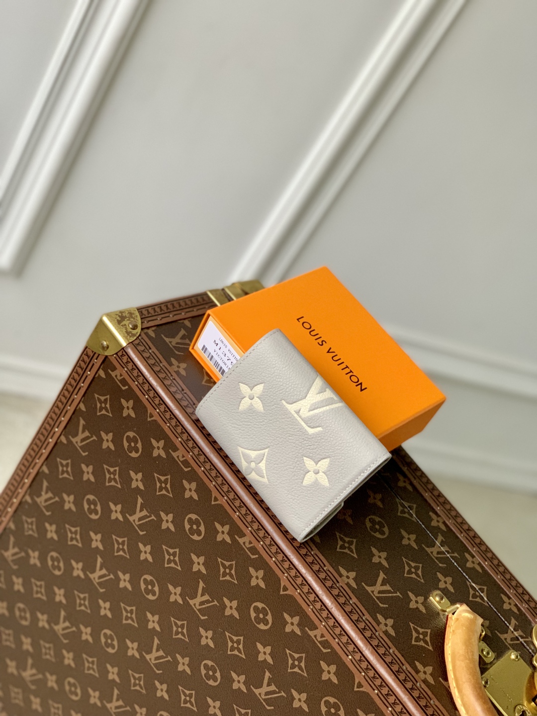 L0vis Vvtt0n Victorine By the Pool Wallet-12 x 9.5 x 2.5CM
