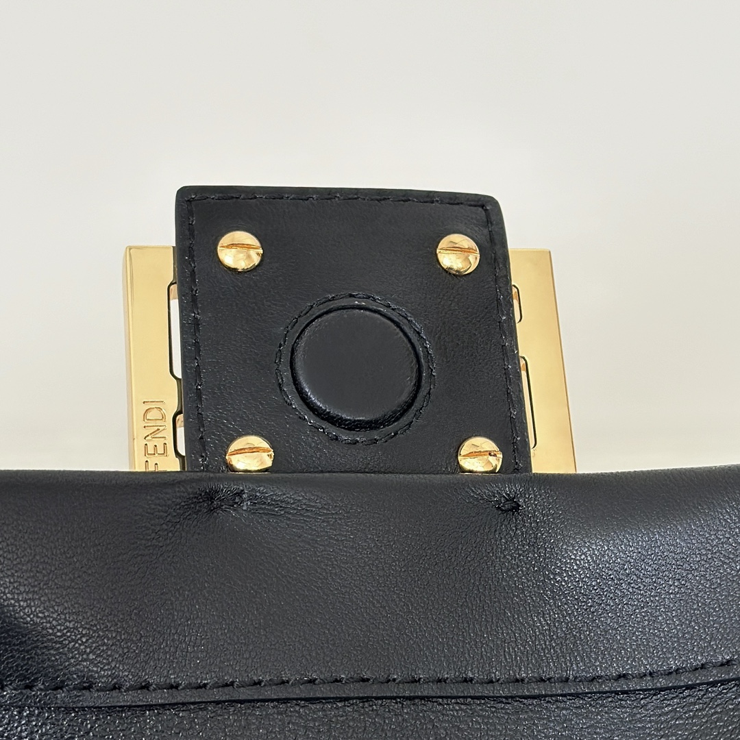F**di Mamma Baguette Bag-16*13*10CM