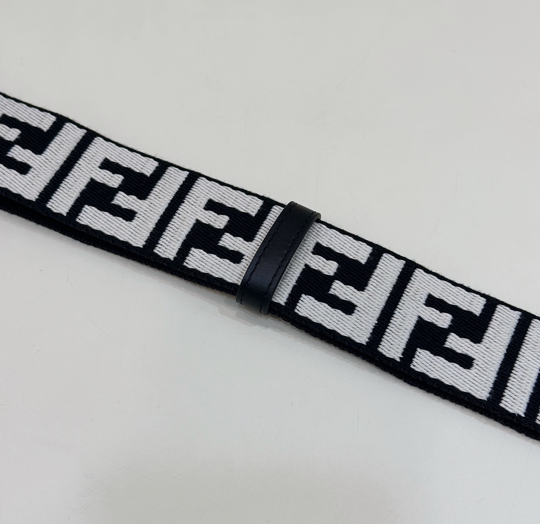 F**di Strap-133/4CM