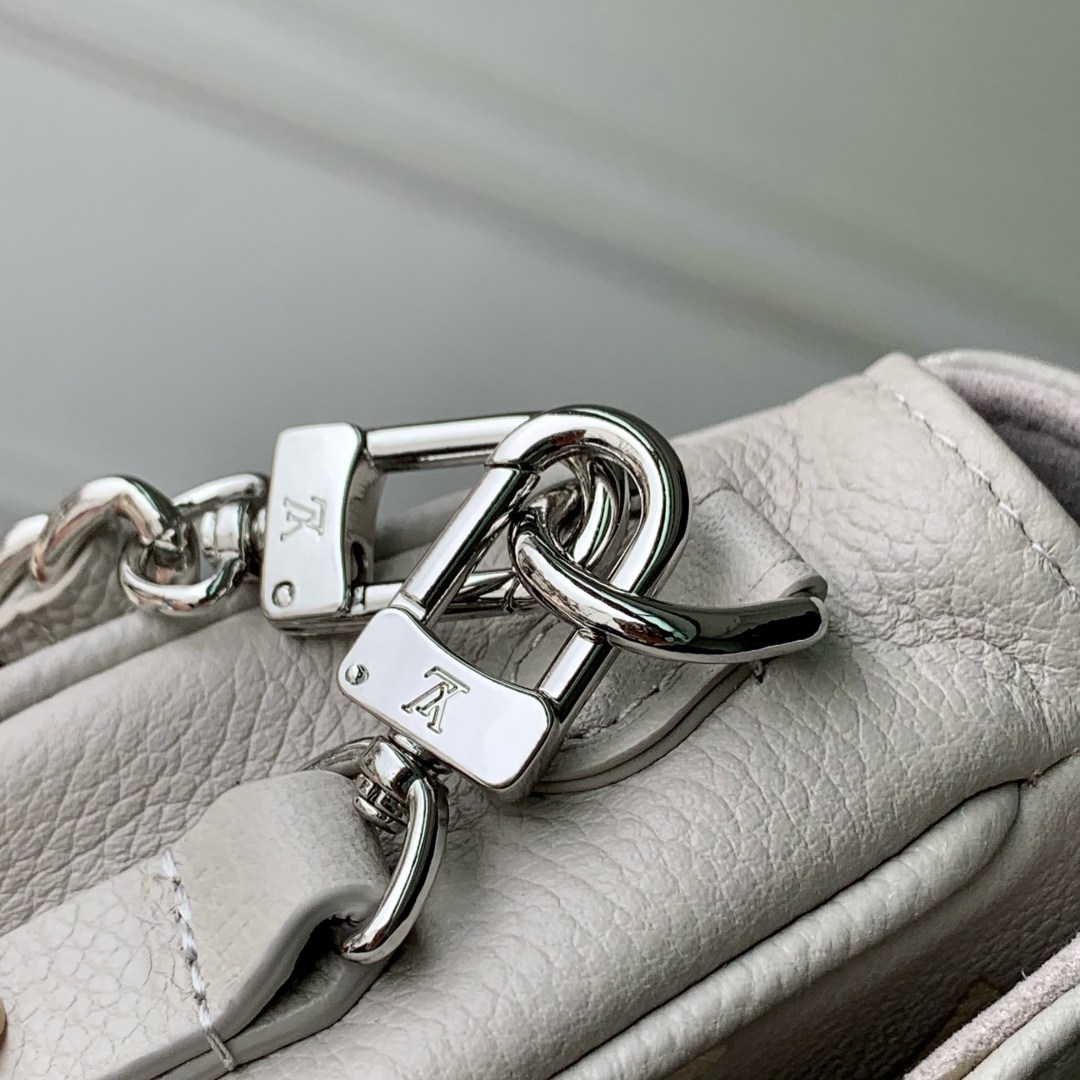 L0vis Vvtt0n Wallet on Chain Ivy-23.5 x 12 x 4.3CM