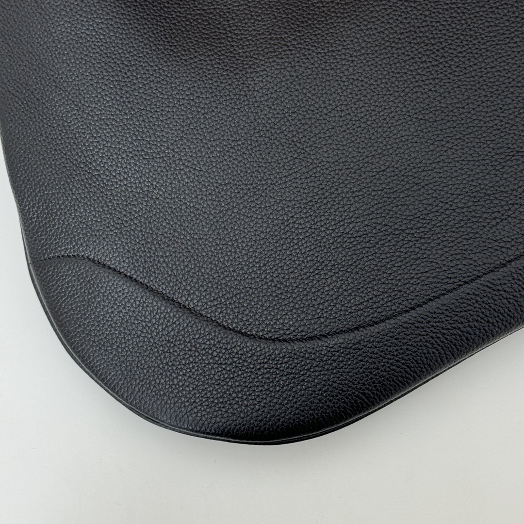 Gvc*1 Body Shoulder Bag-49*46*4CM