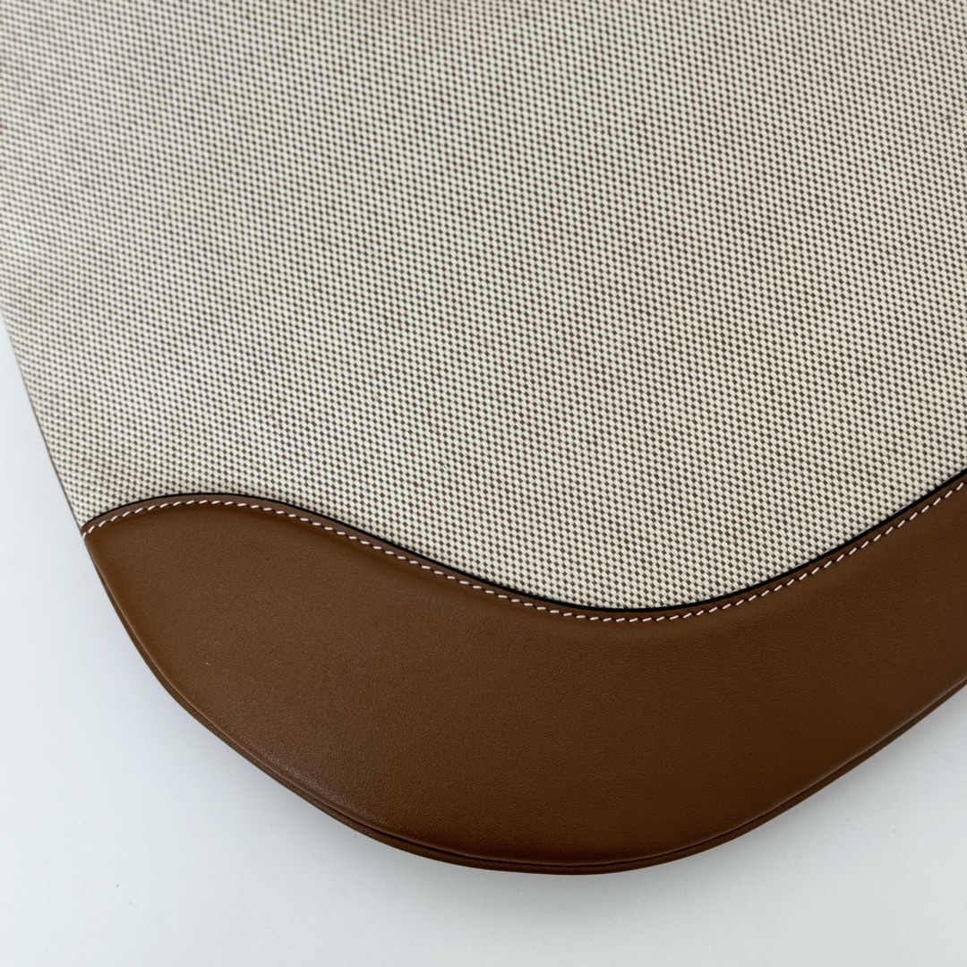 Gvc*1 Body Shoulder Bag-49*46*4CM