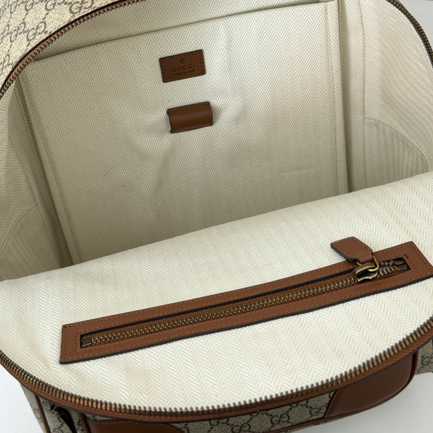 Gvc*1 Backpack-31.5*41*14.5CM