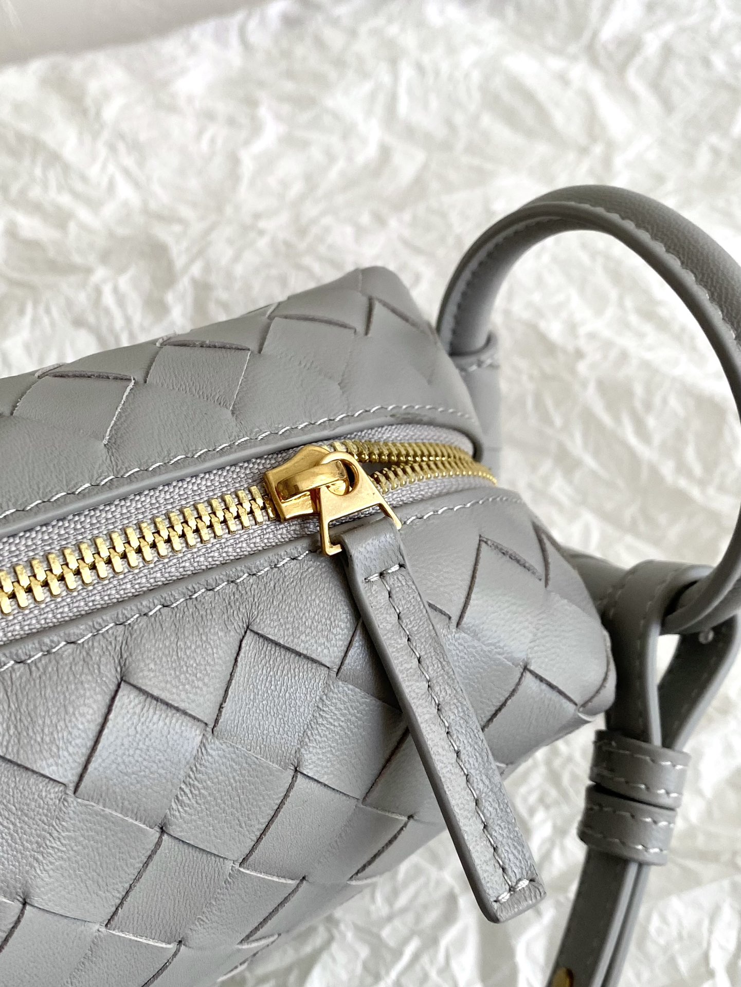 B0tt*ga Ven*ta Loop Lindy Bag-21×13×13CM