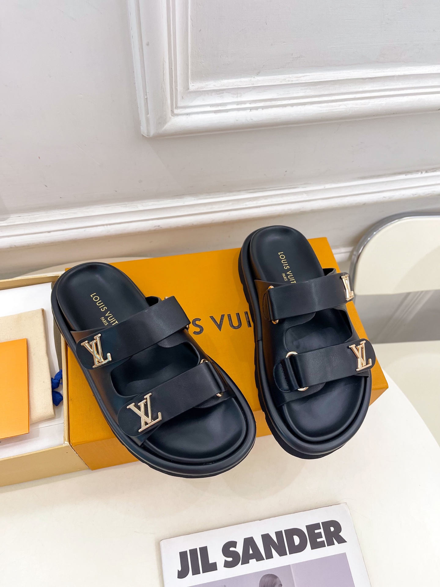L0vis Vvtt0n 25SS Sandals