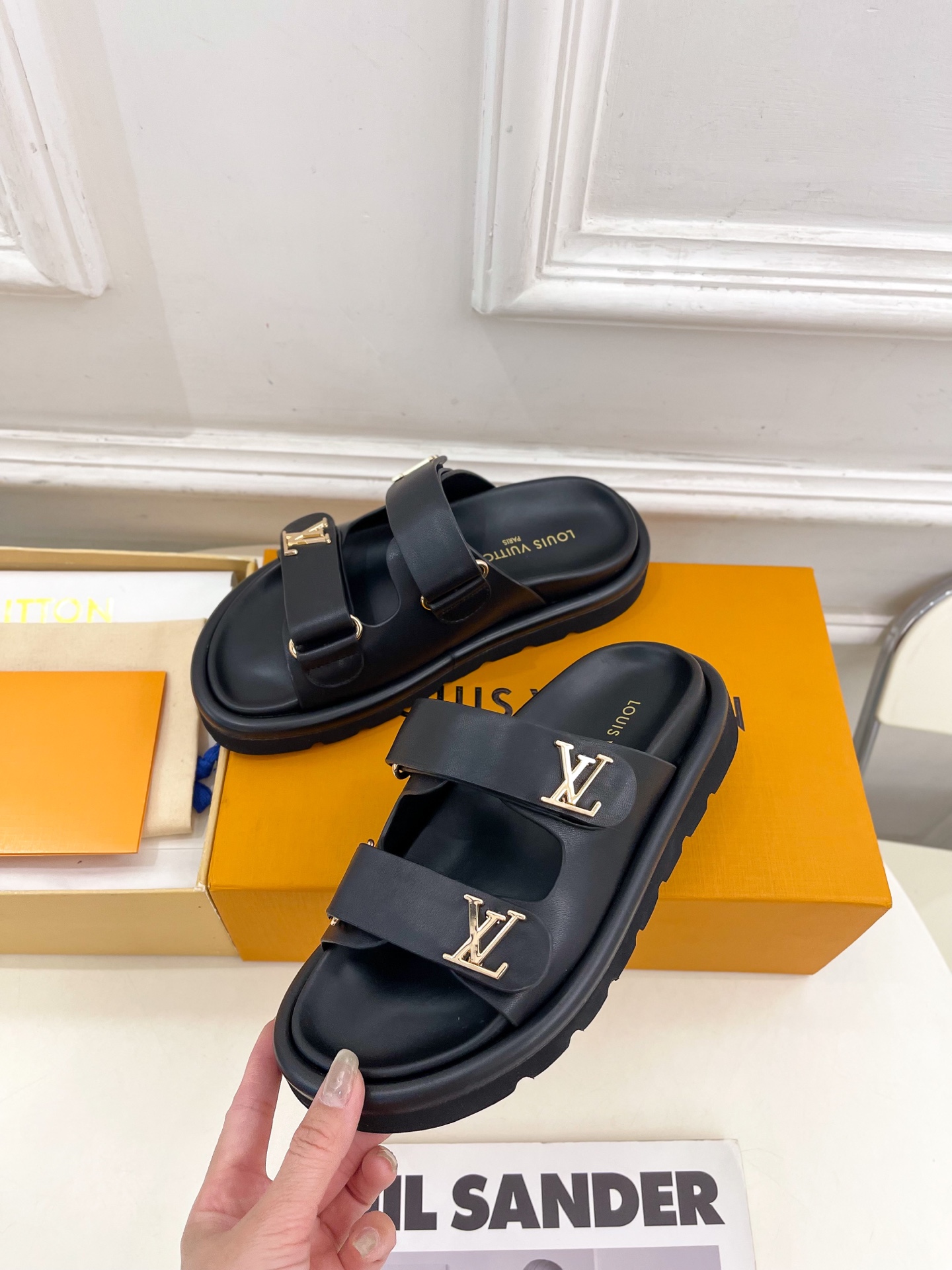 L0vis Vvtt0n 25SS Sandals