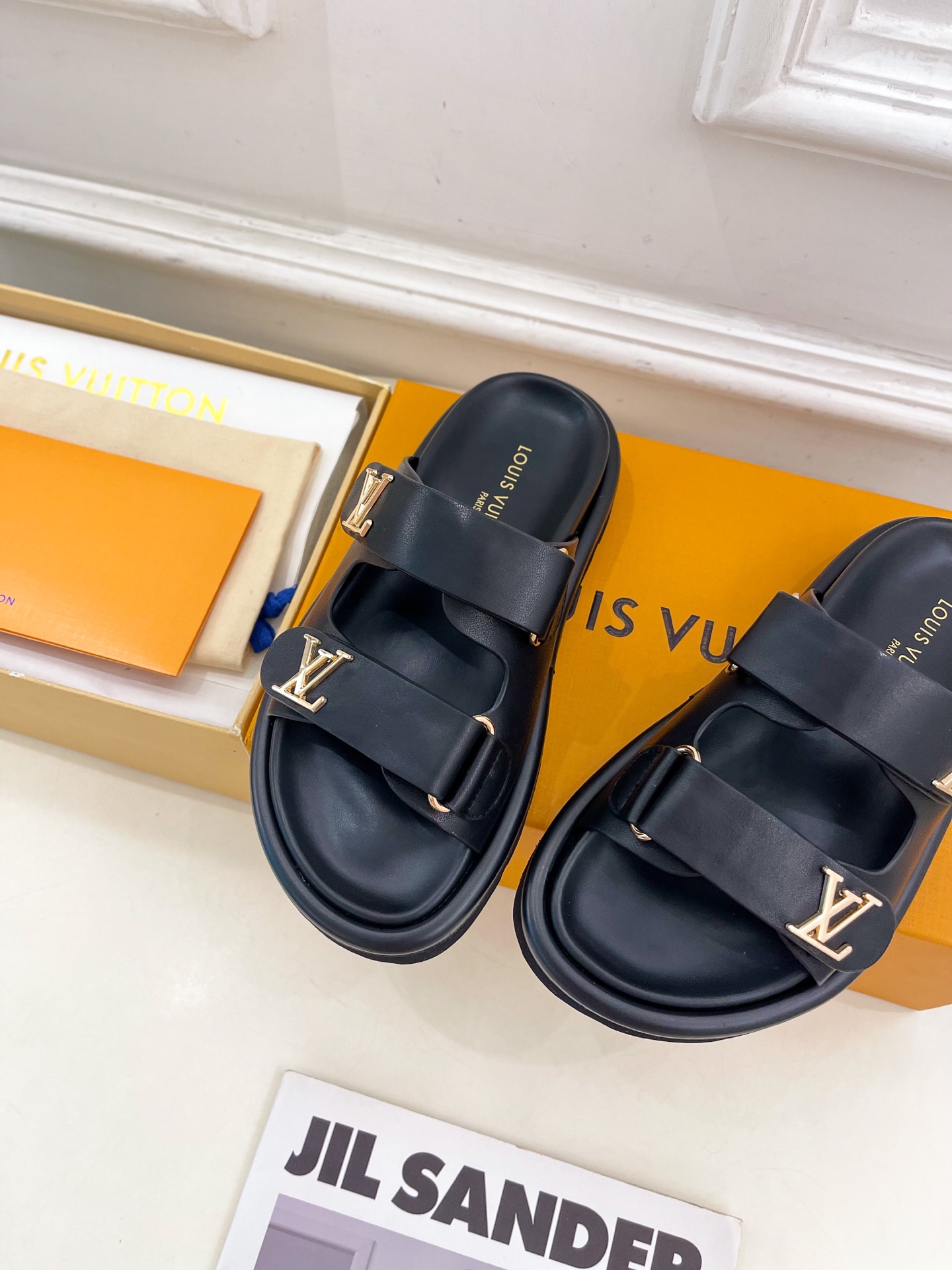 L0vis Vvtt0n 25SS Sandals